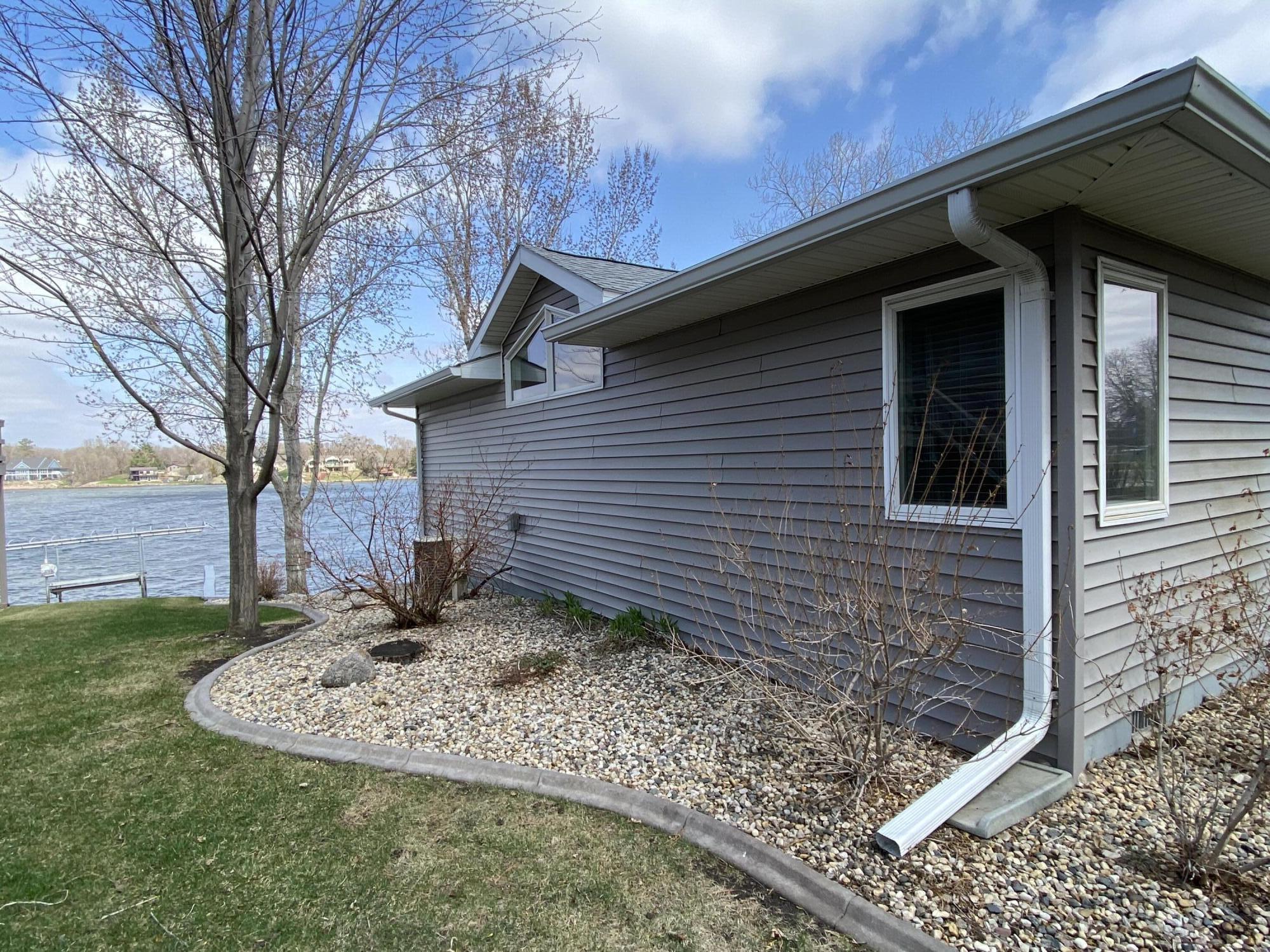 61 S Harmon Dr