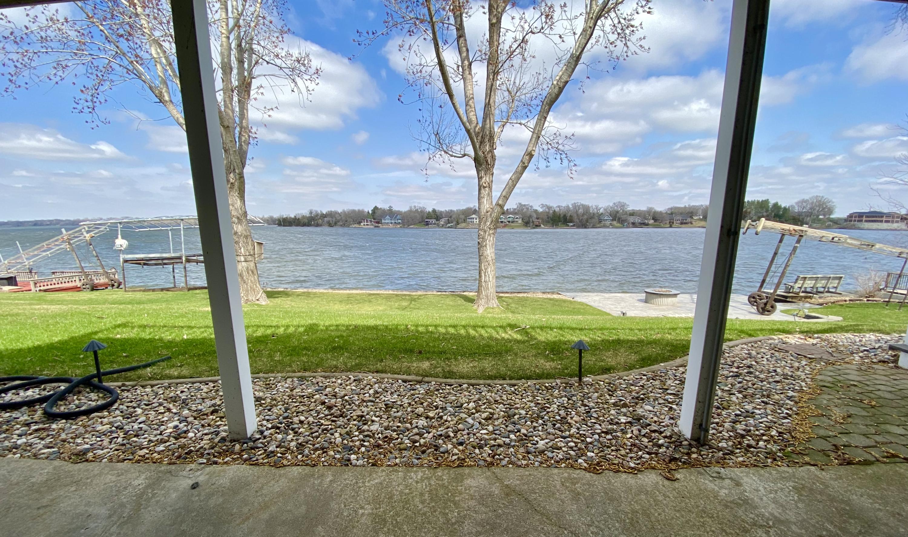 61 S Harmon Dr