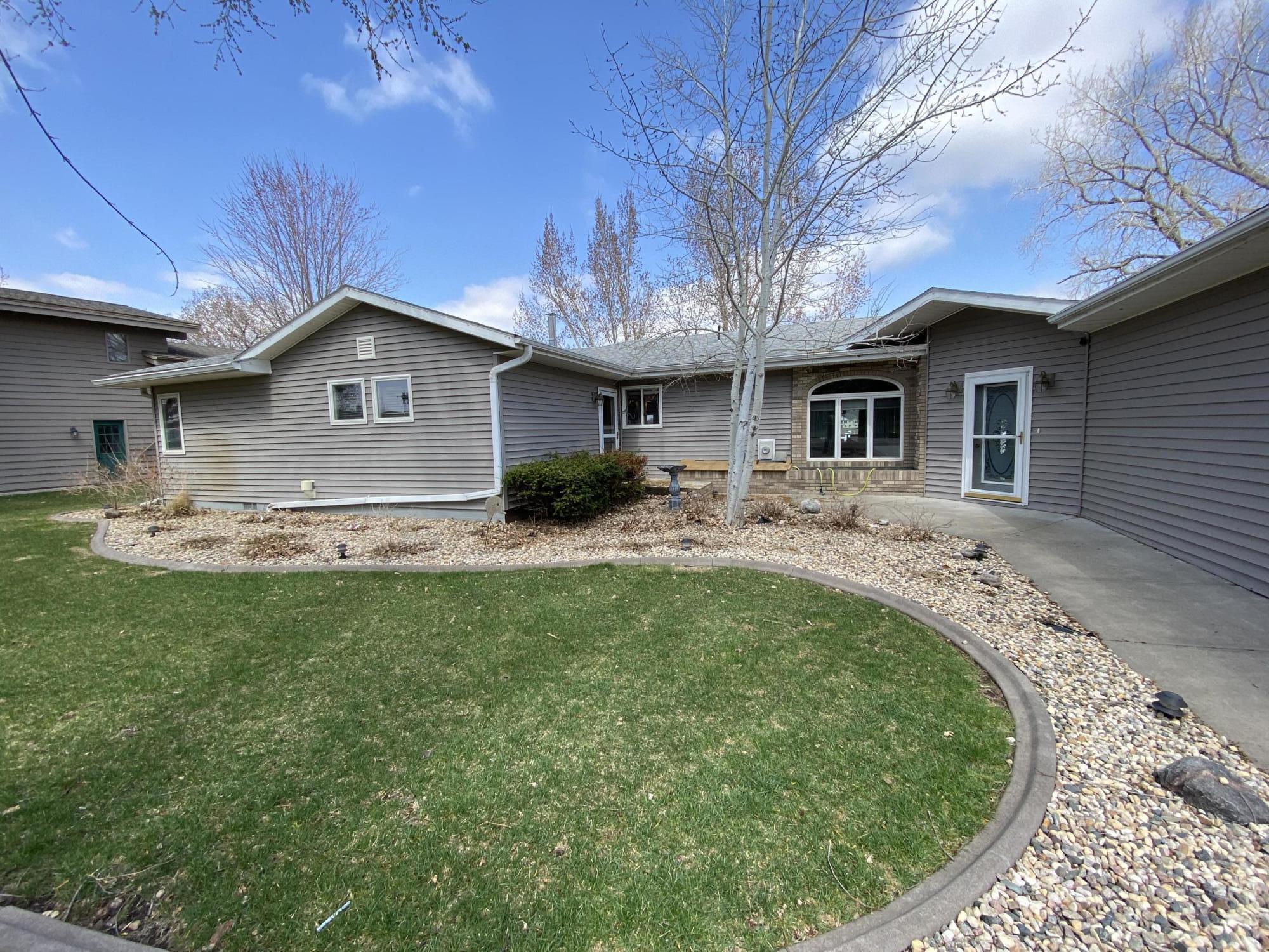 61 S Harmon Dr