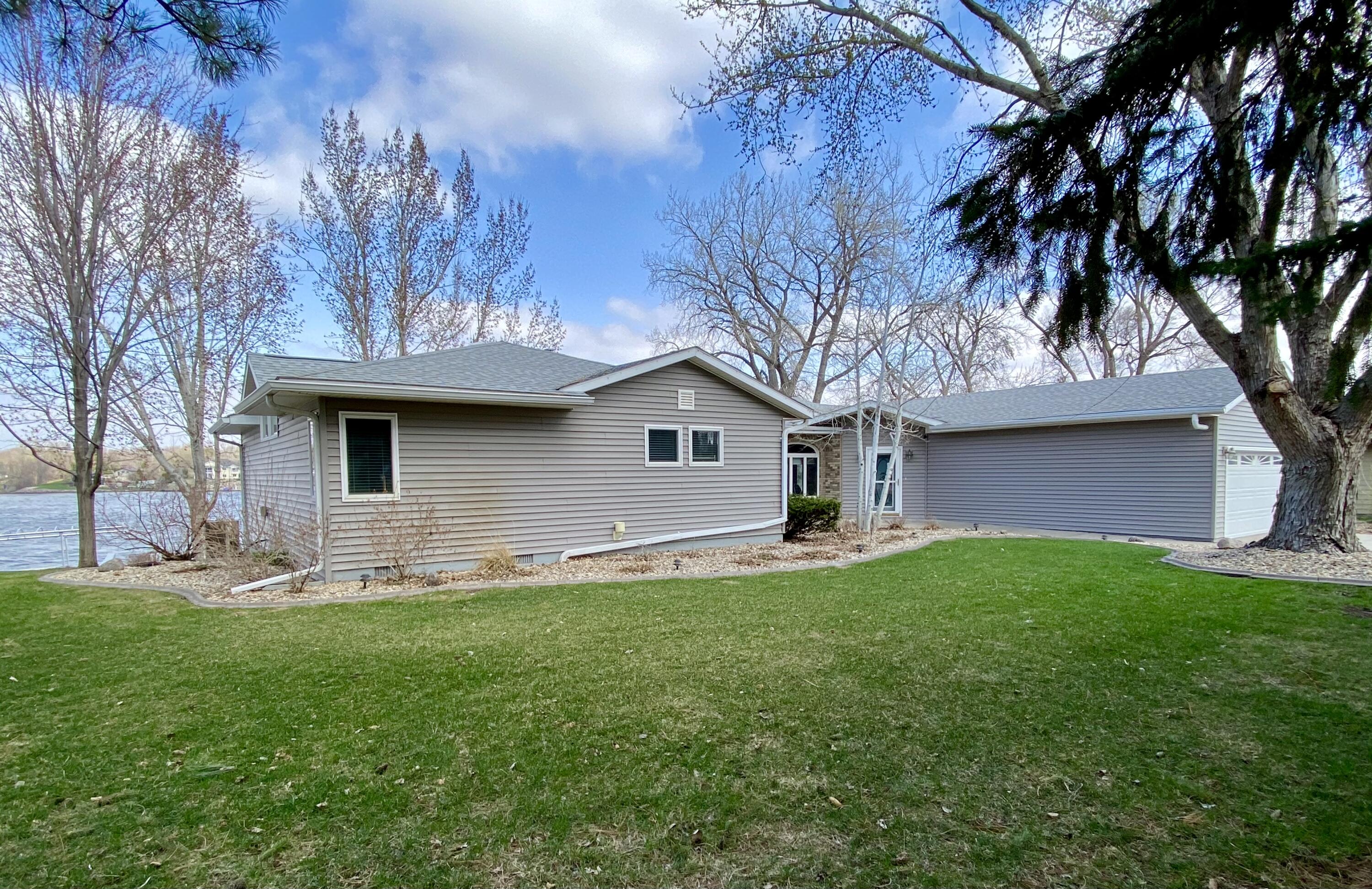 61 S Harmon Dr