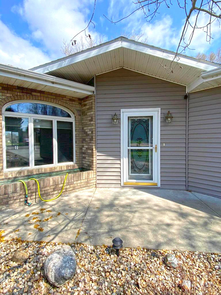 61 S Harmon Dr