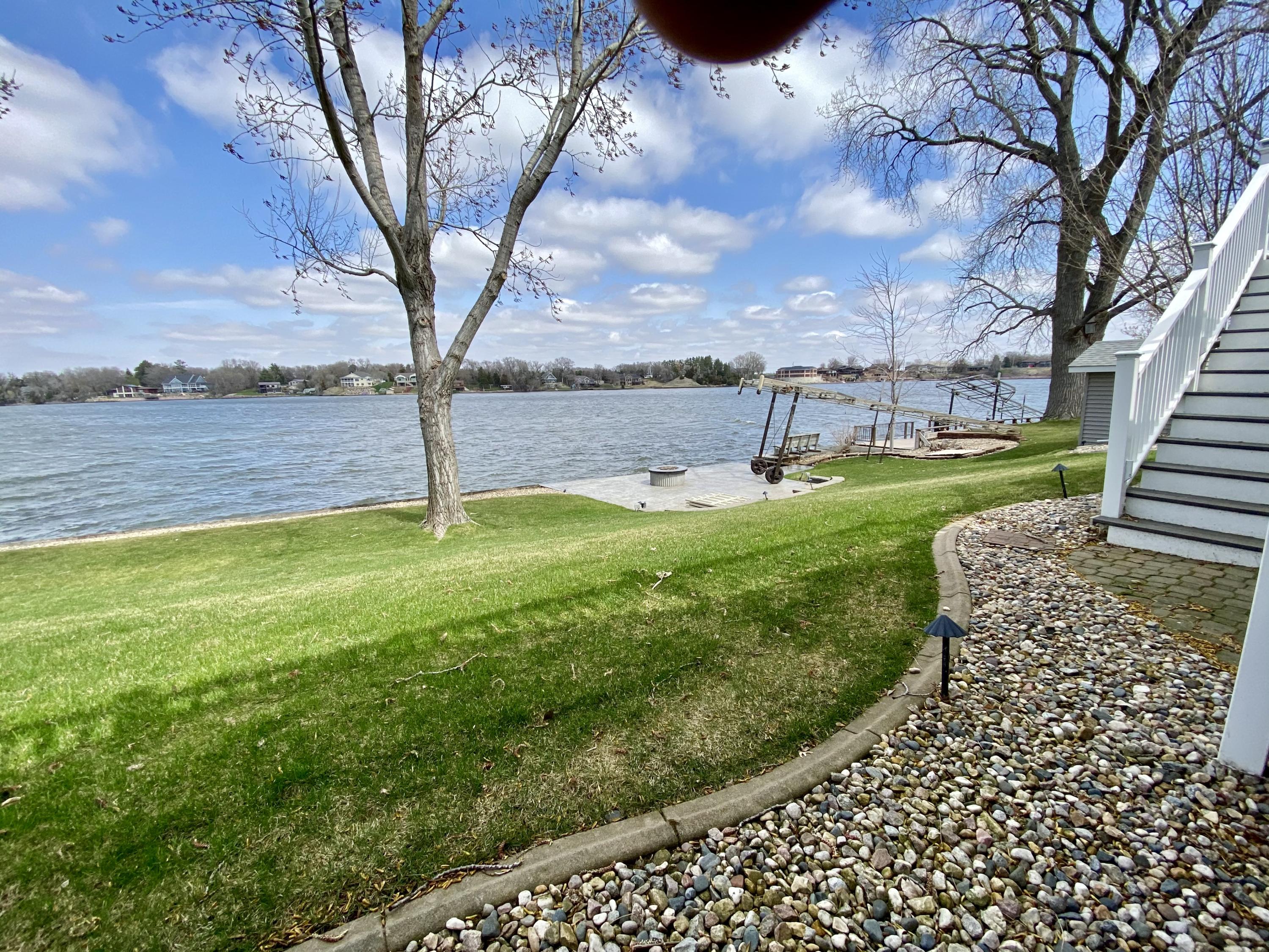 61 S Harmon Dr