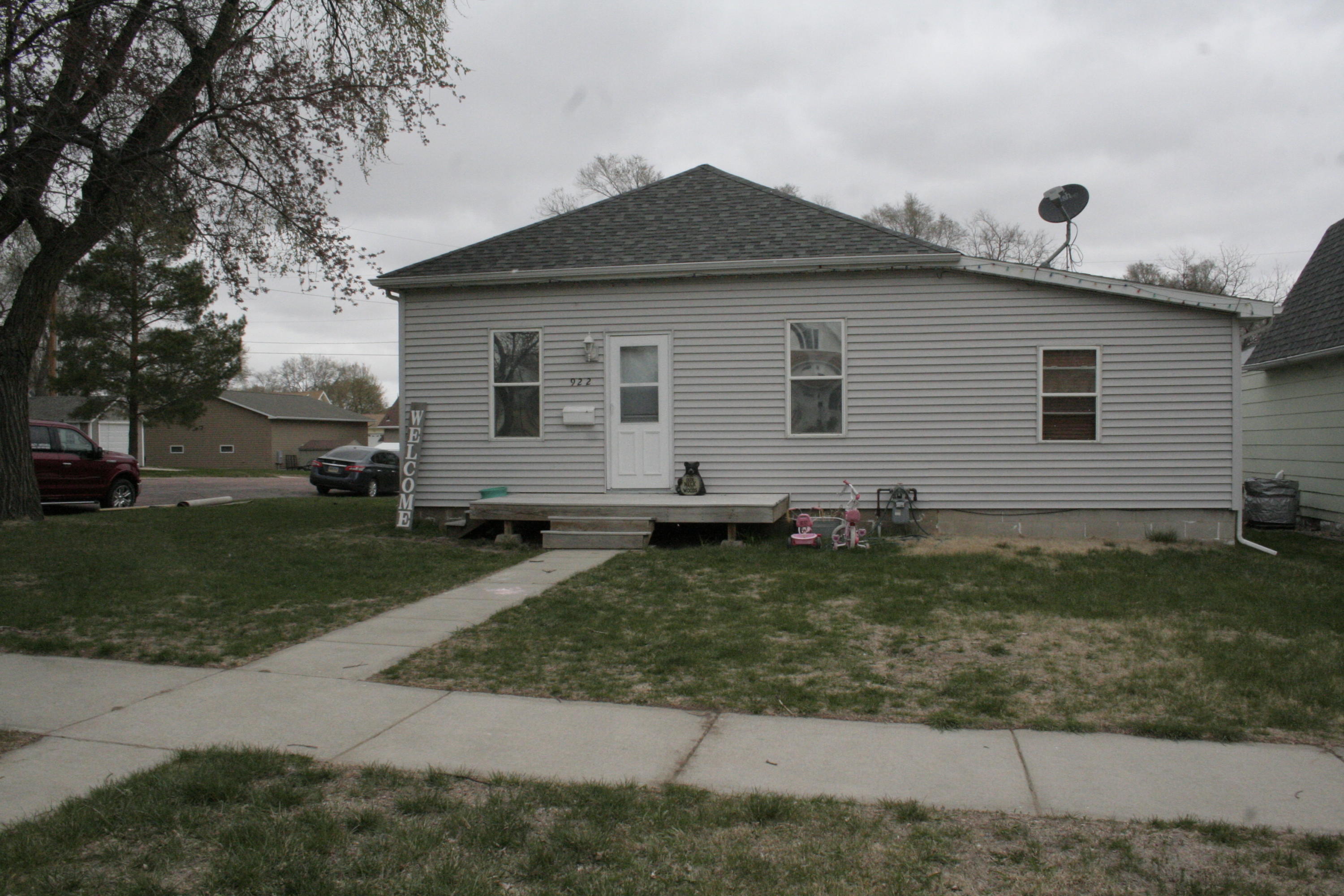922 W 5th Ave
