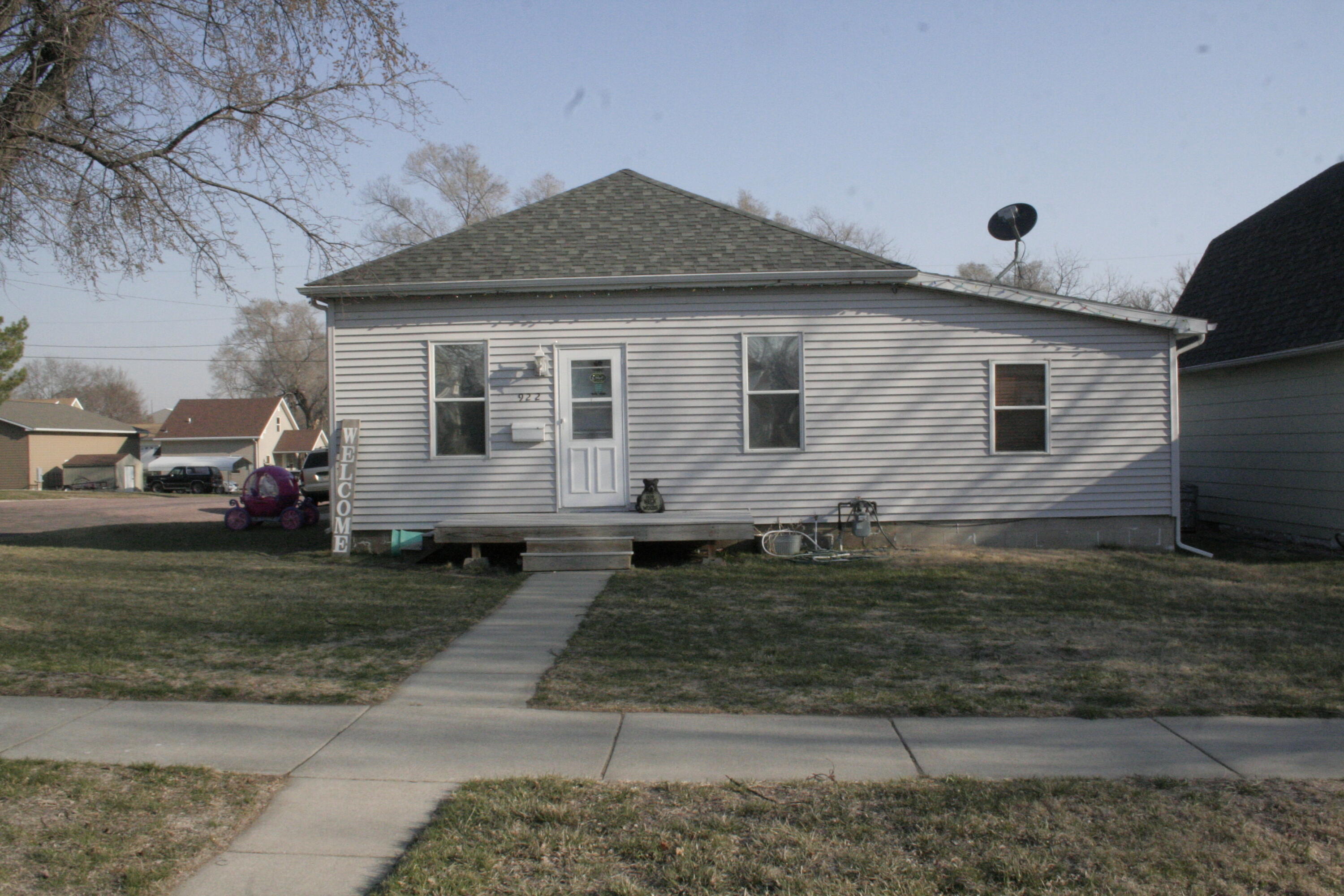 922 W 5th Ave