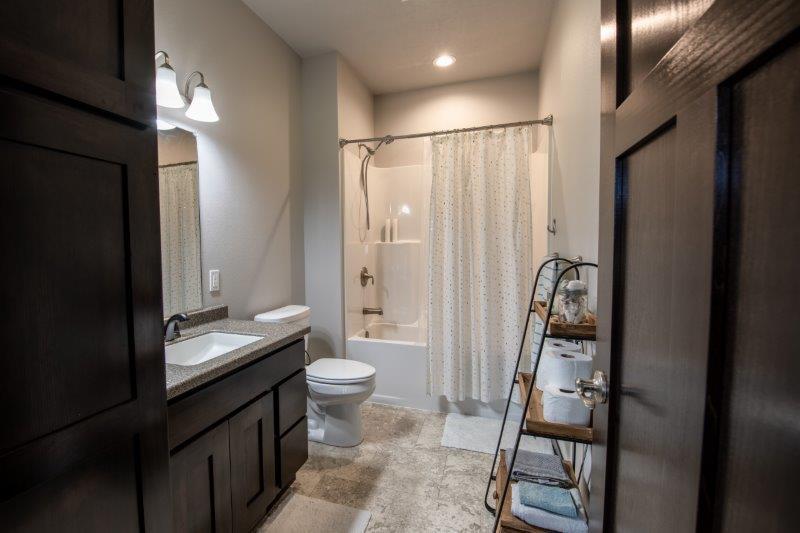 116 W Harmon Dr