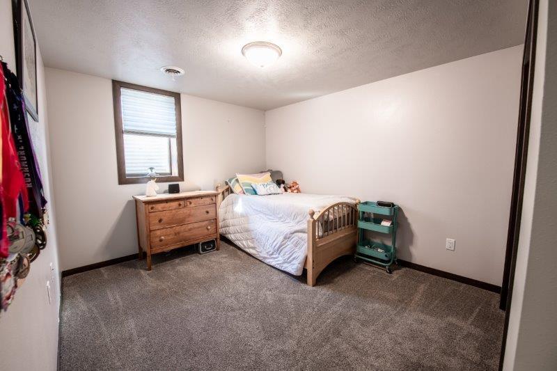 116 W Harmon Dr