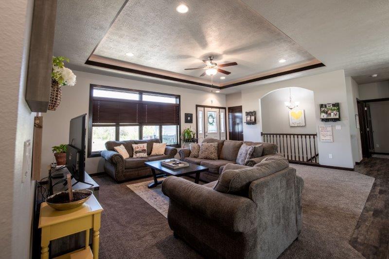 116 W Harmon Dr