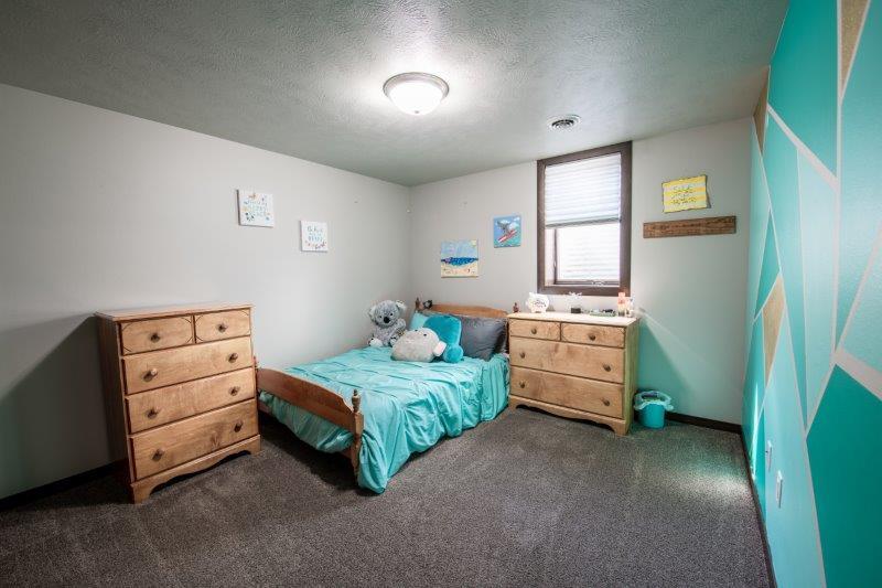 116 W Harmon Dr