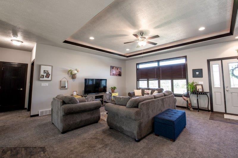 116 W Harmon Dr