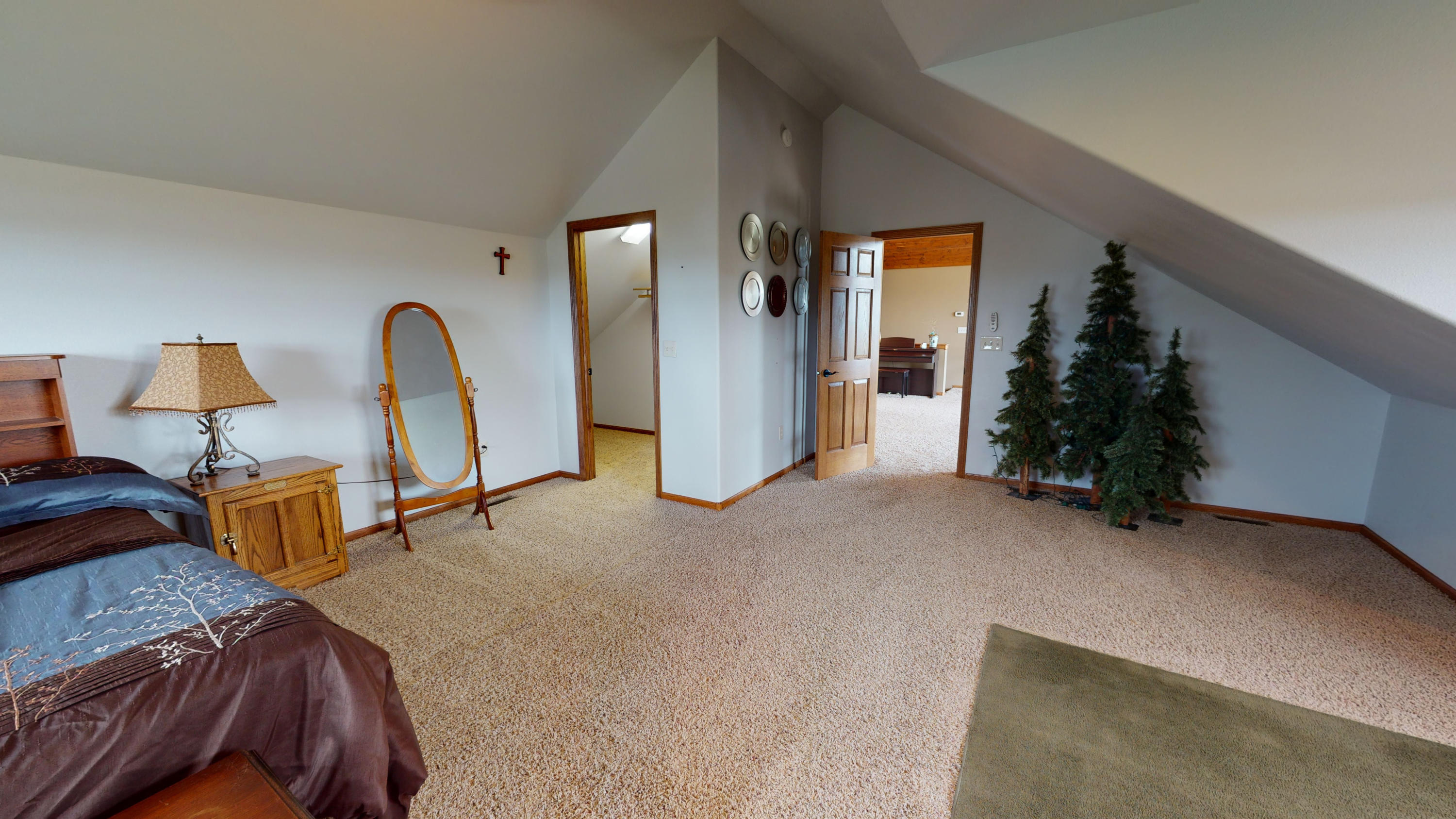 700 E G Ln