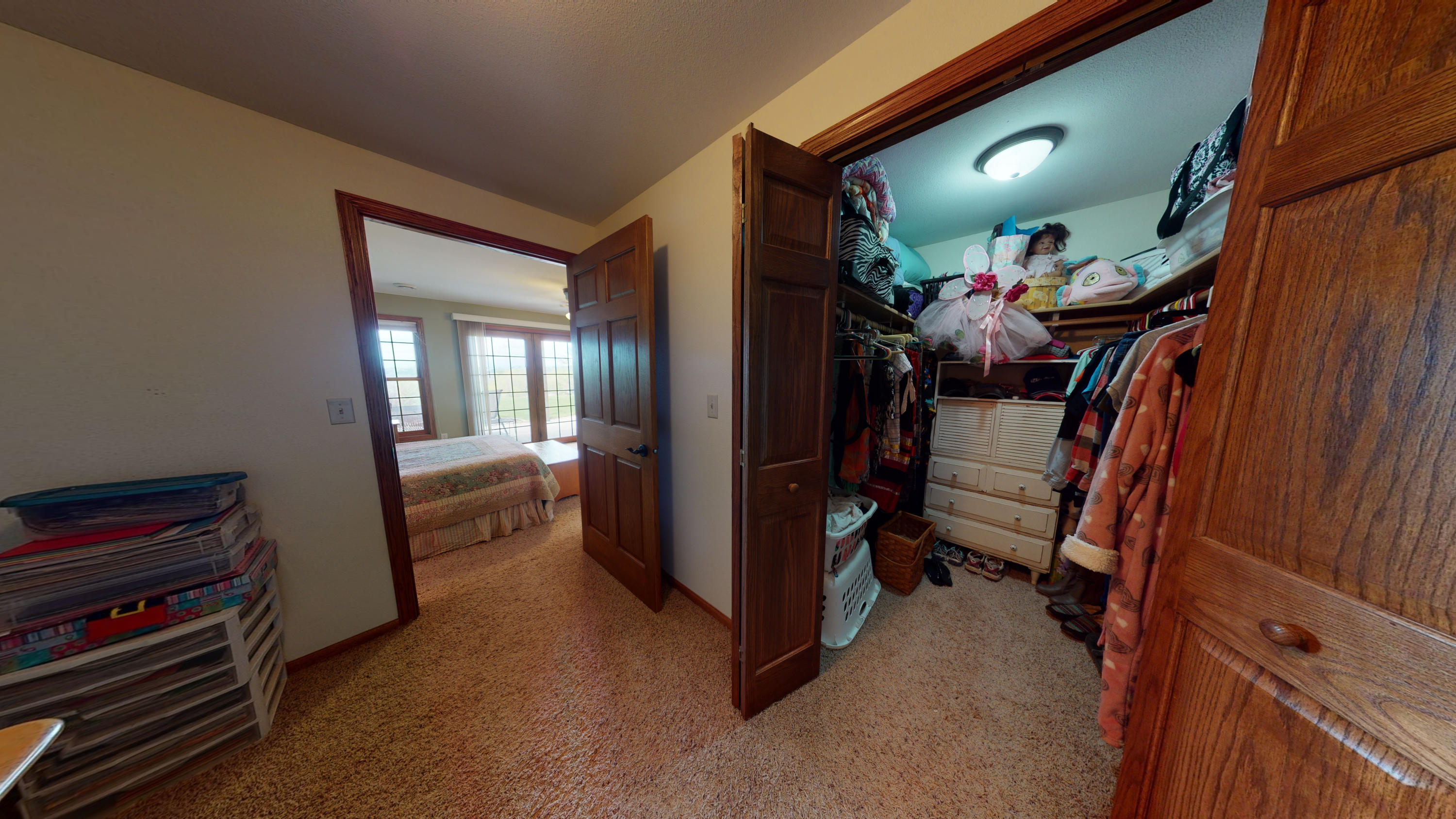 700 E G Ln