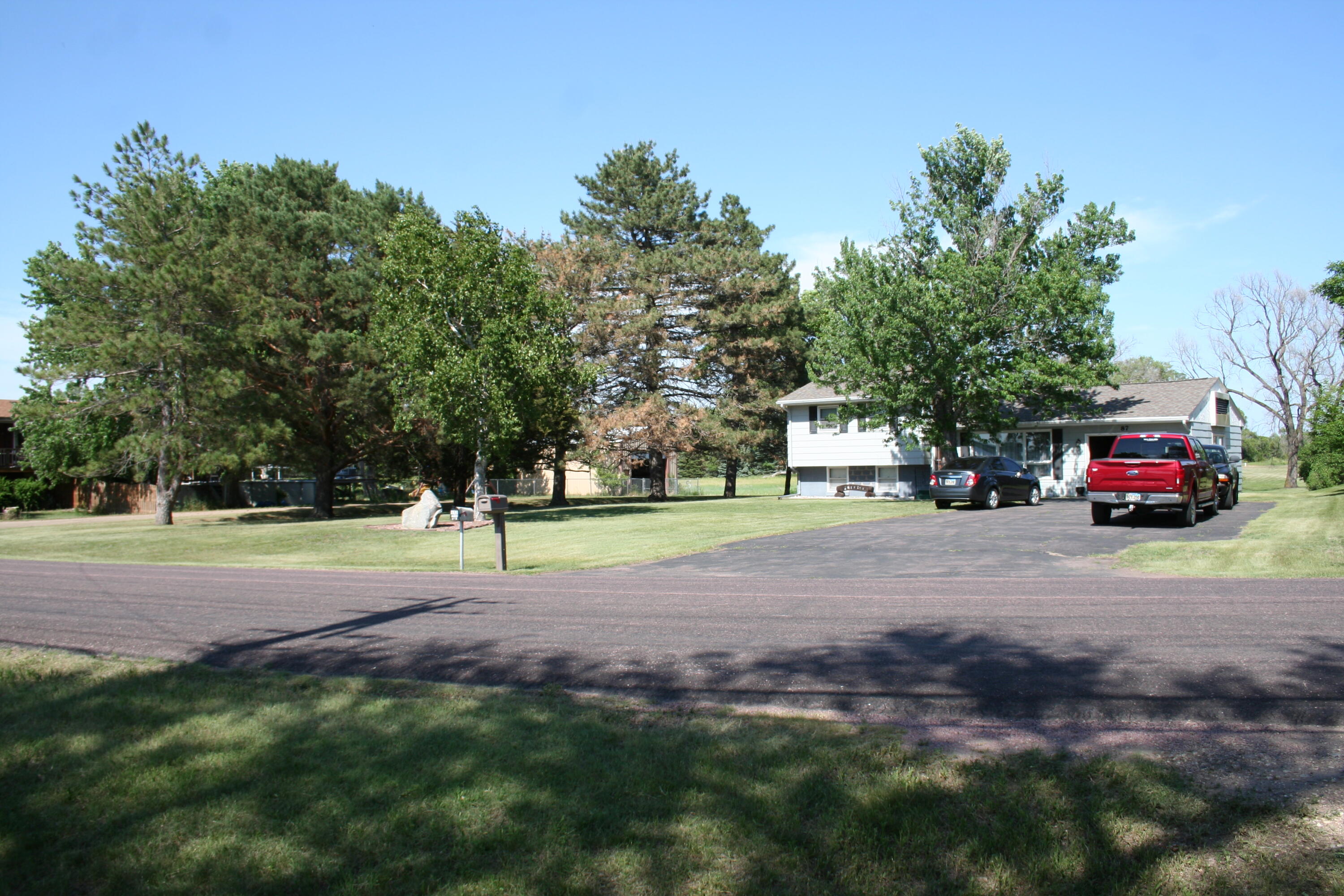 87 N Harmon Dr