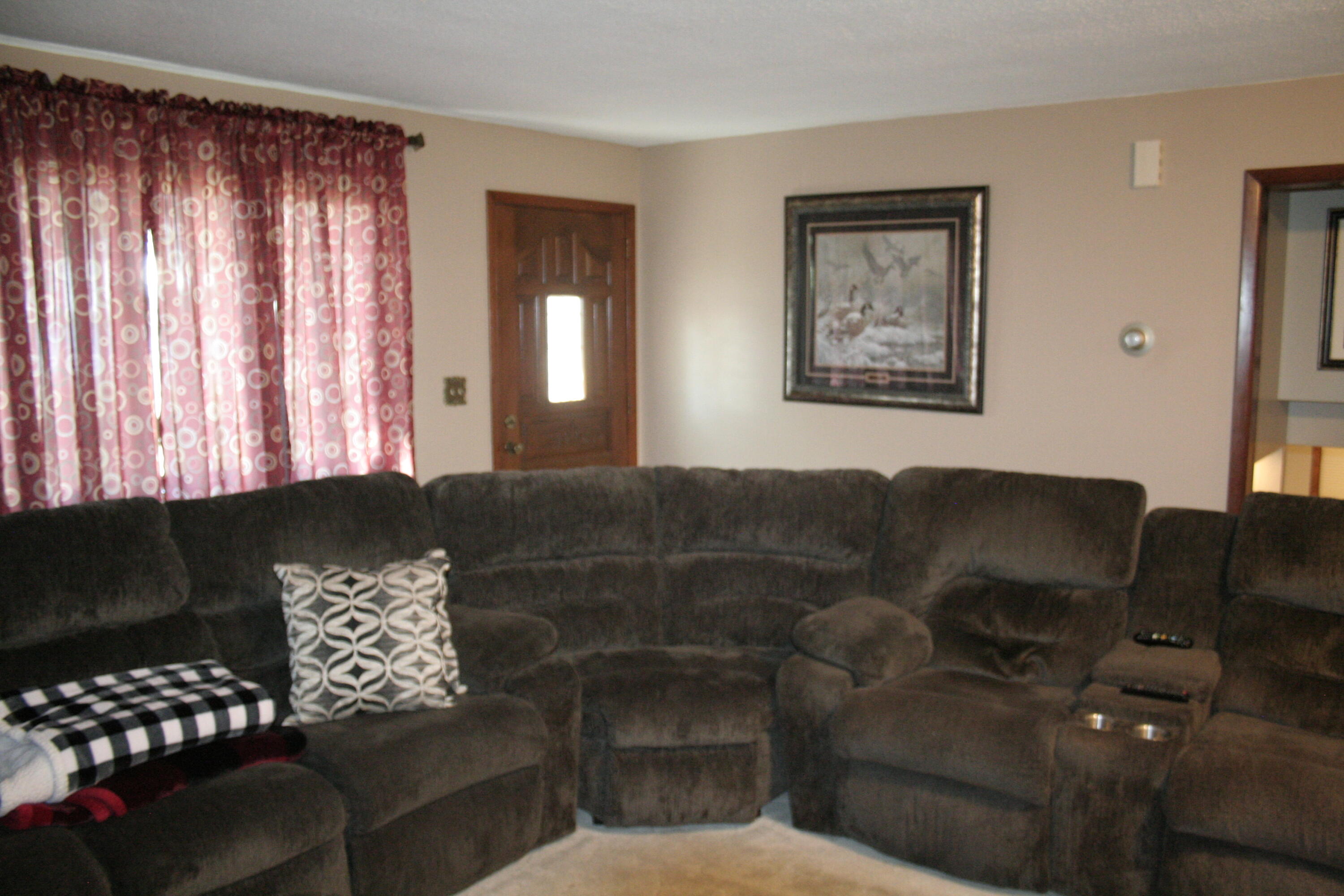 87 N Harmon Dr