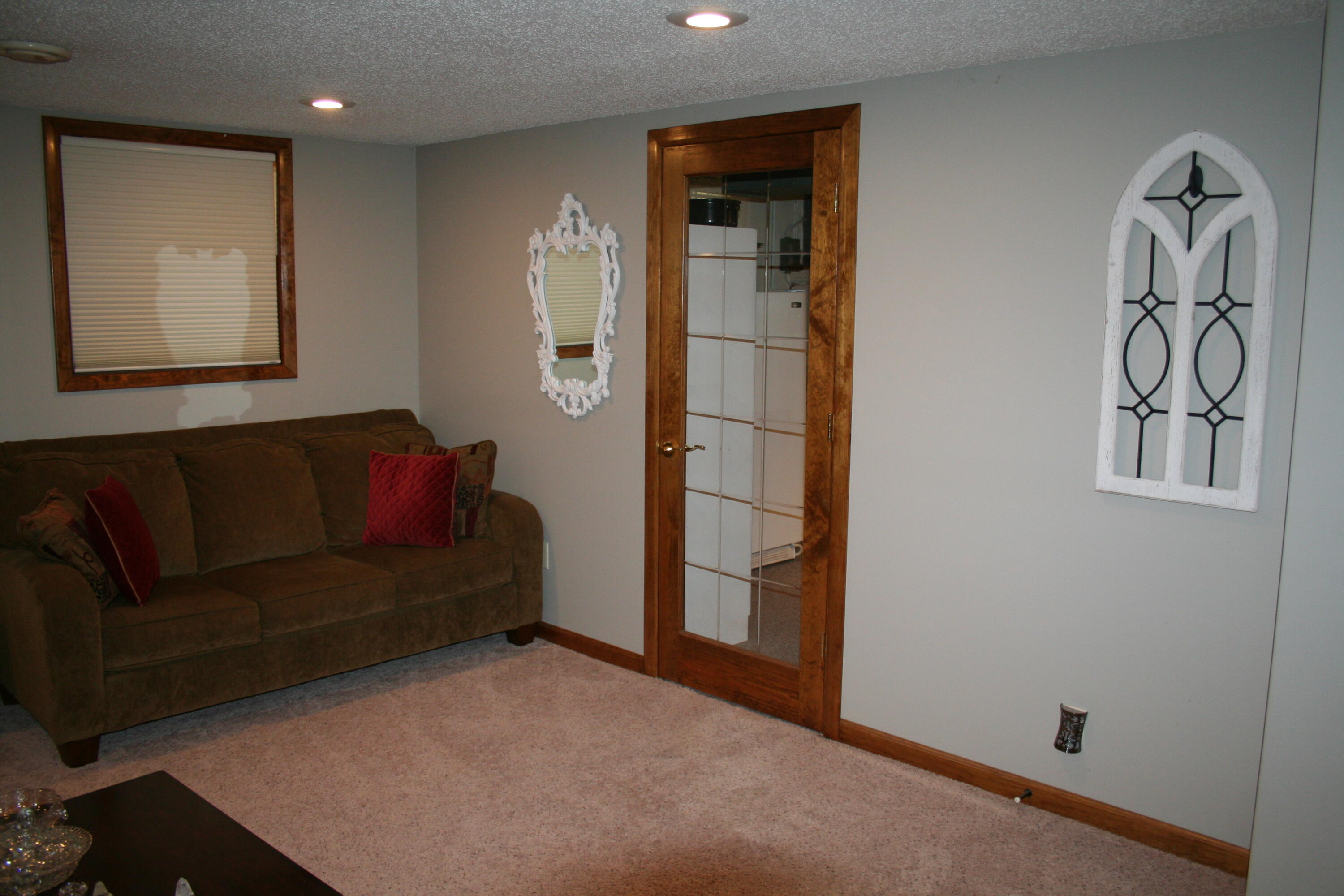 87 N Harmon Dr