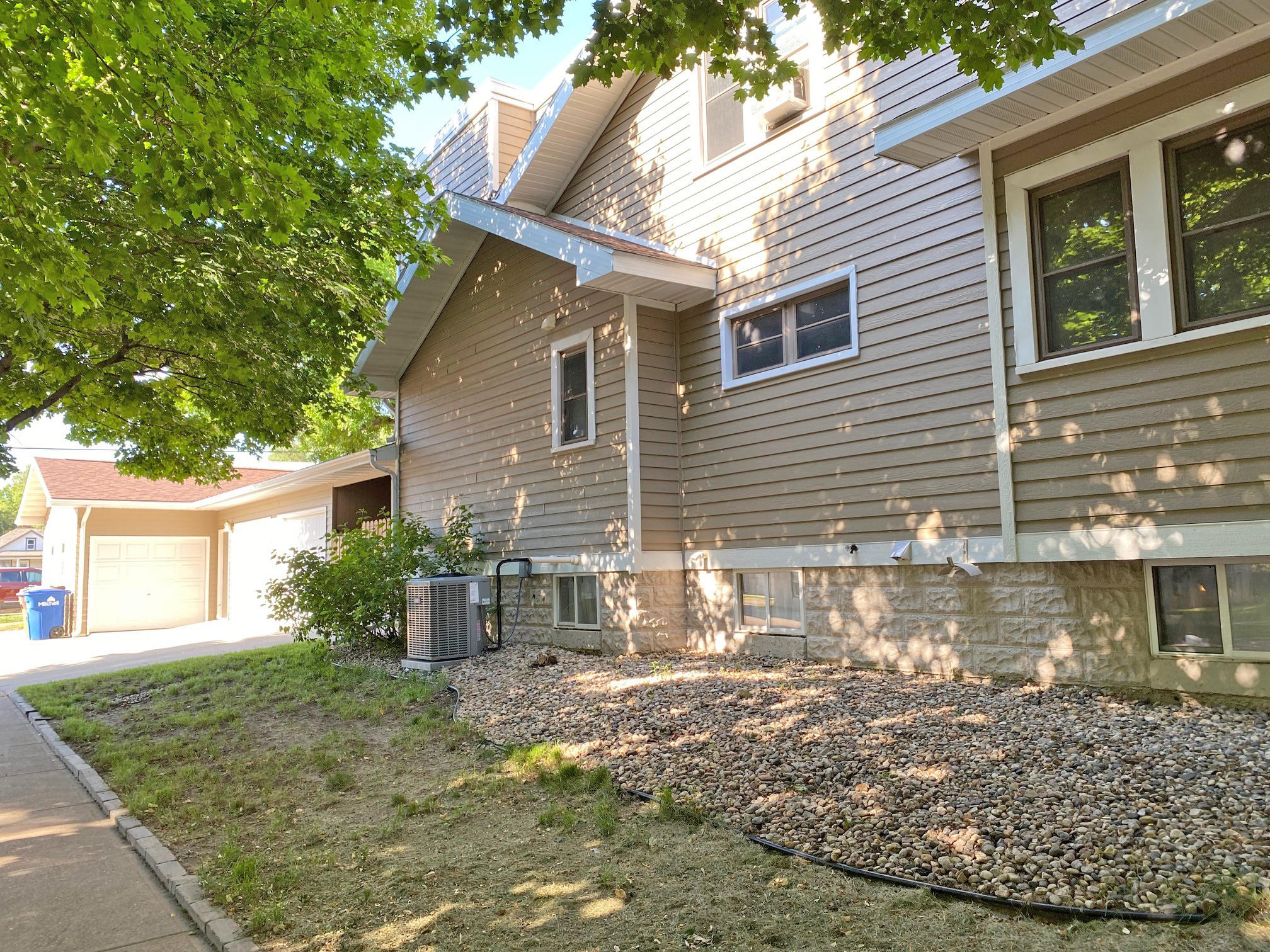 400 E 6th Ave