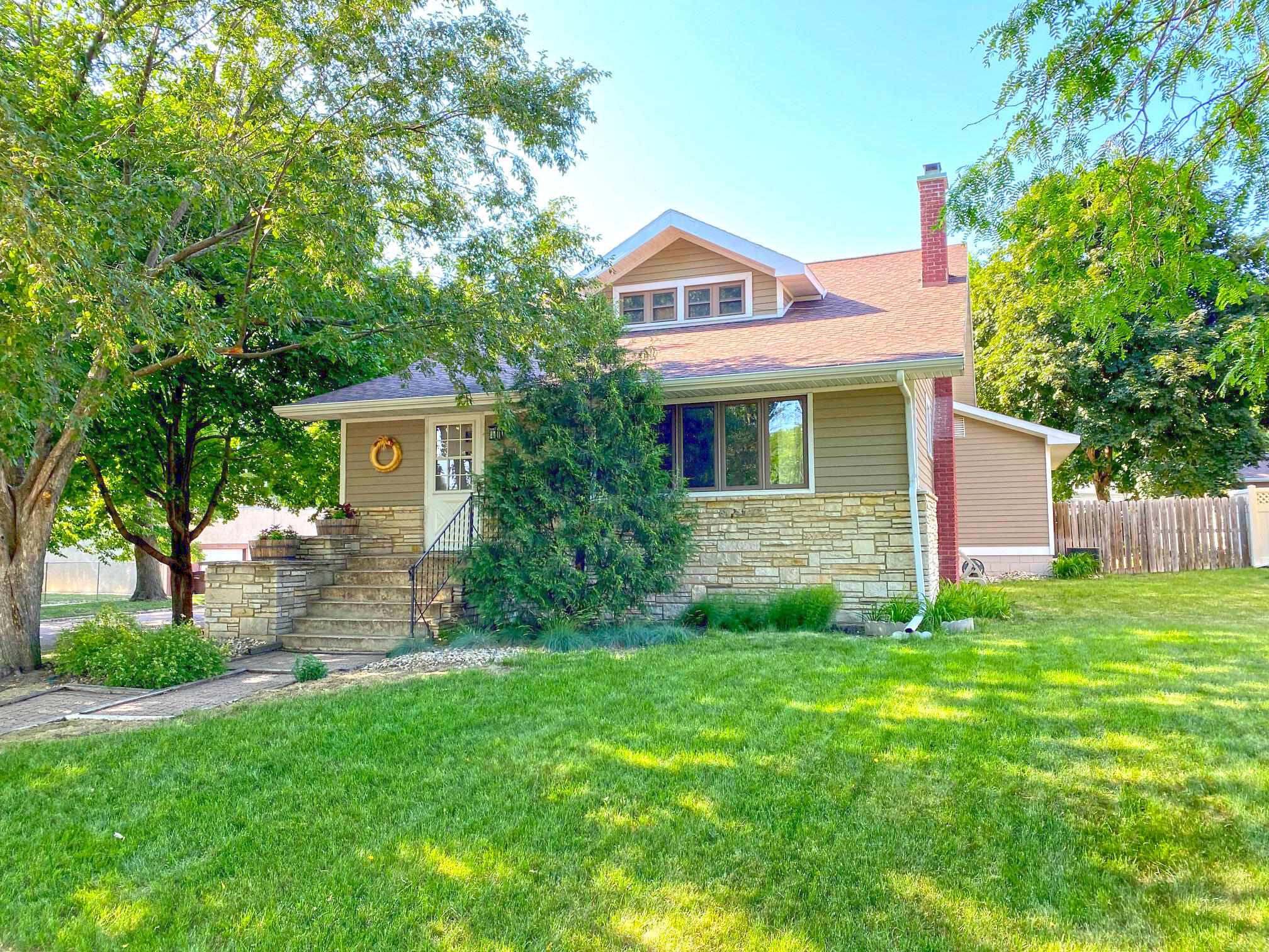 400 E 6th Ave