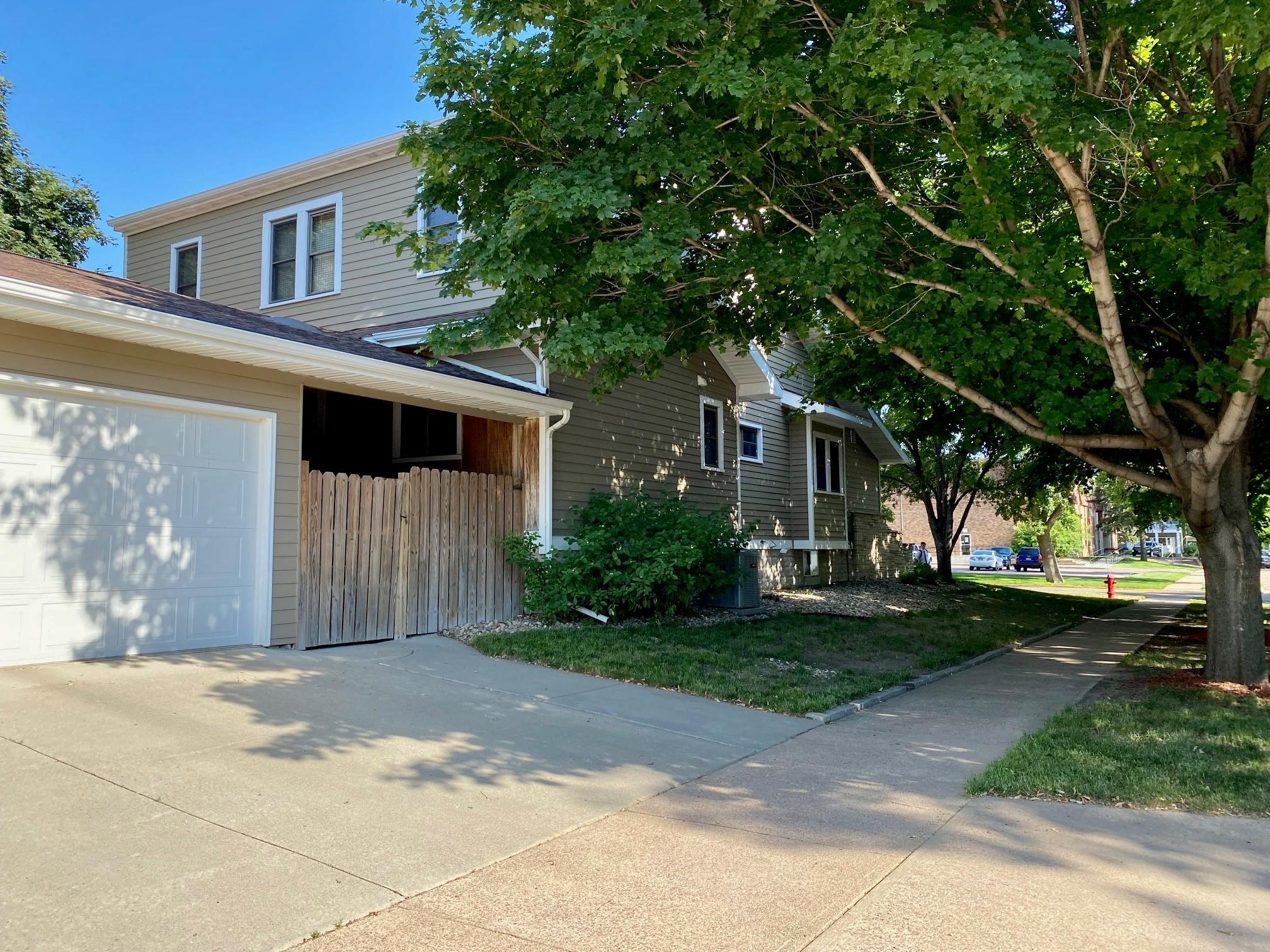 400 E 6th Ave