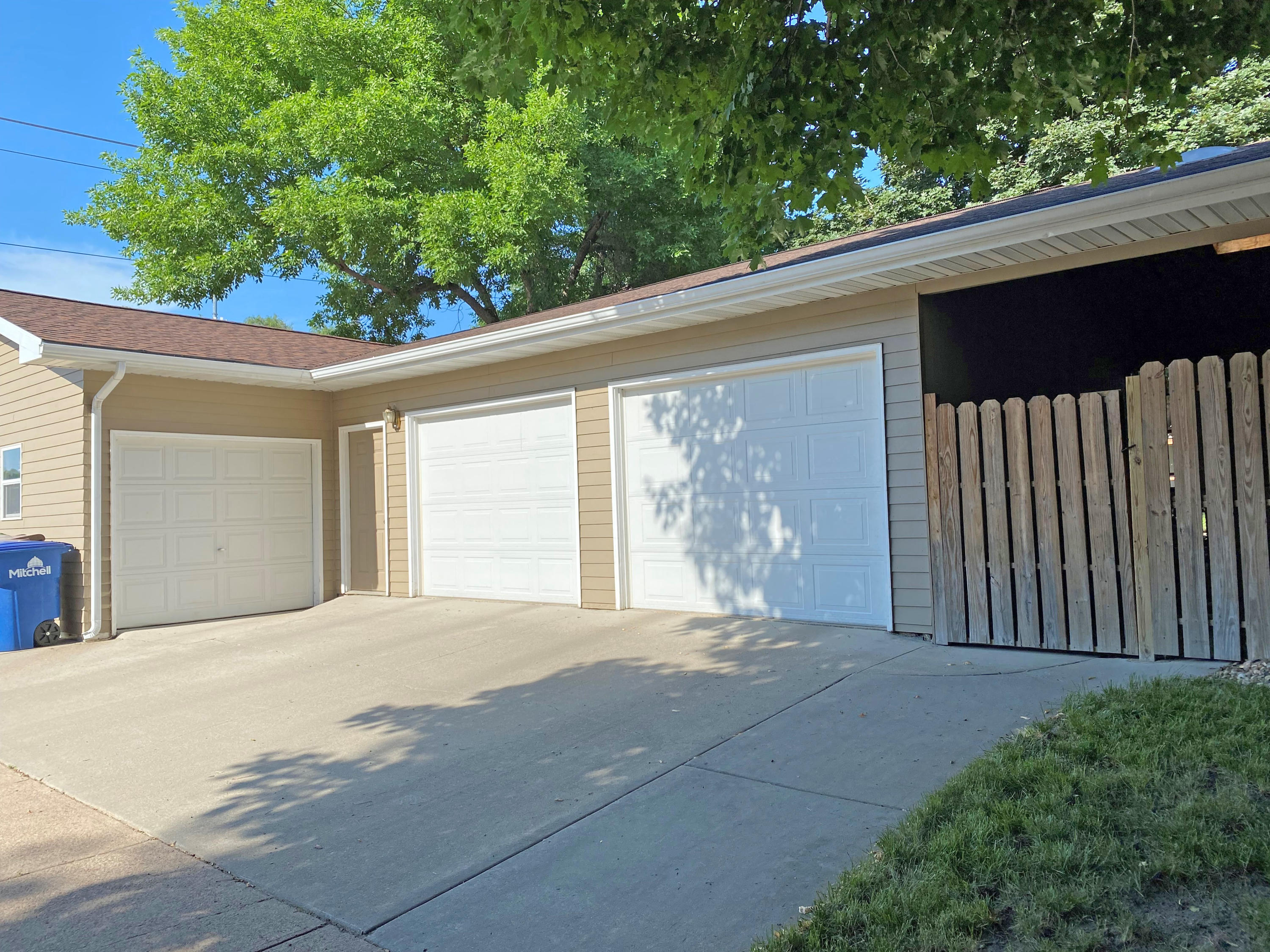 400 E 6th Ave