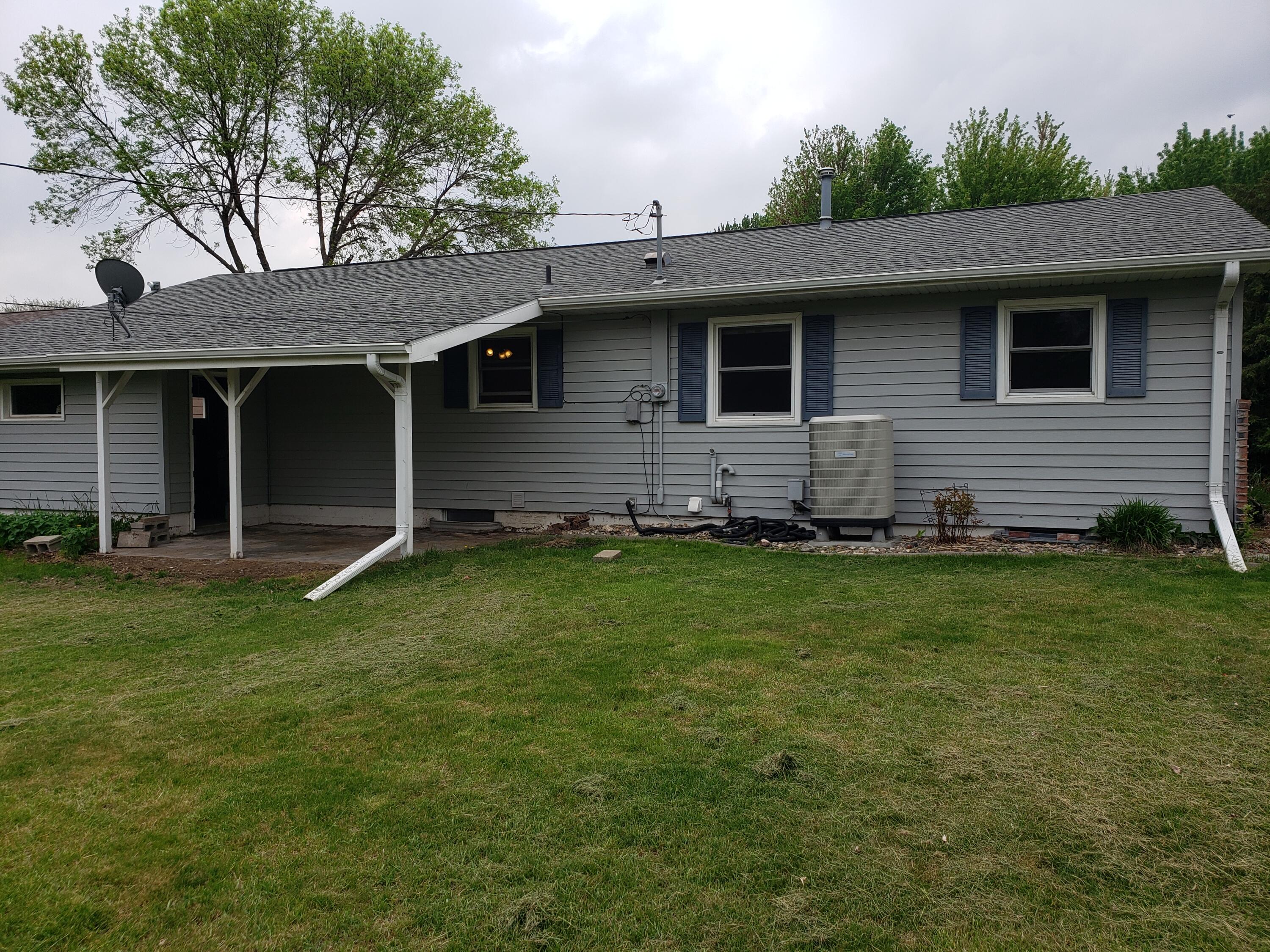 300 E 15th Ave