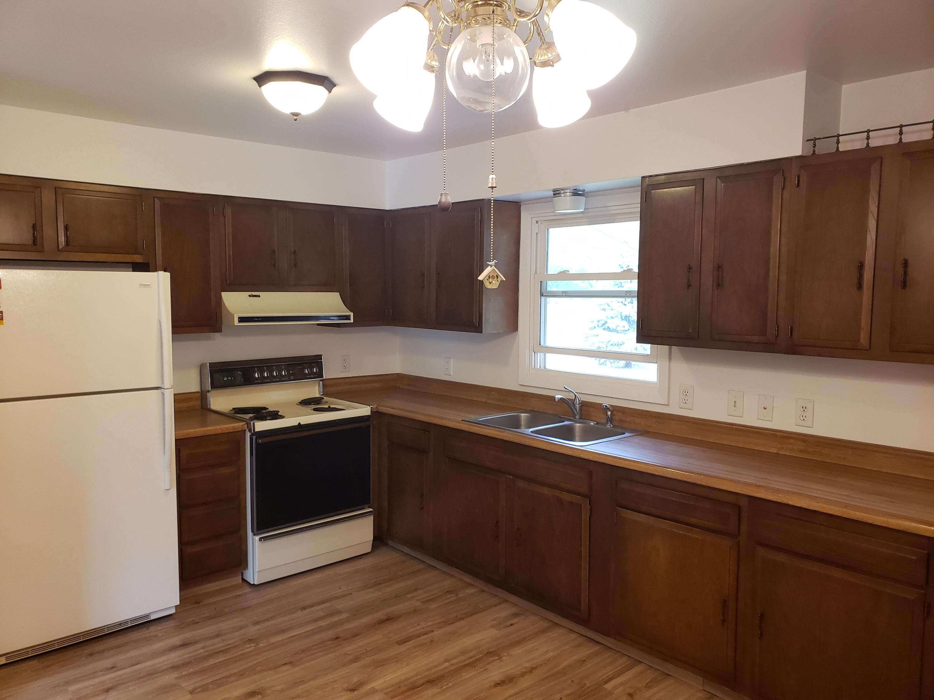 300 E 15th Ave