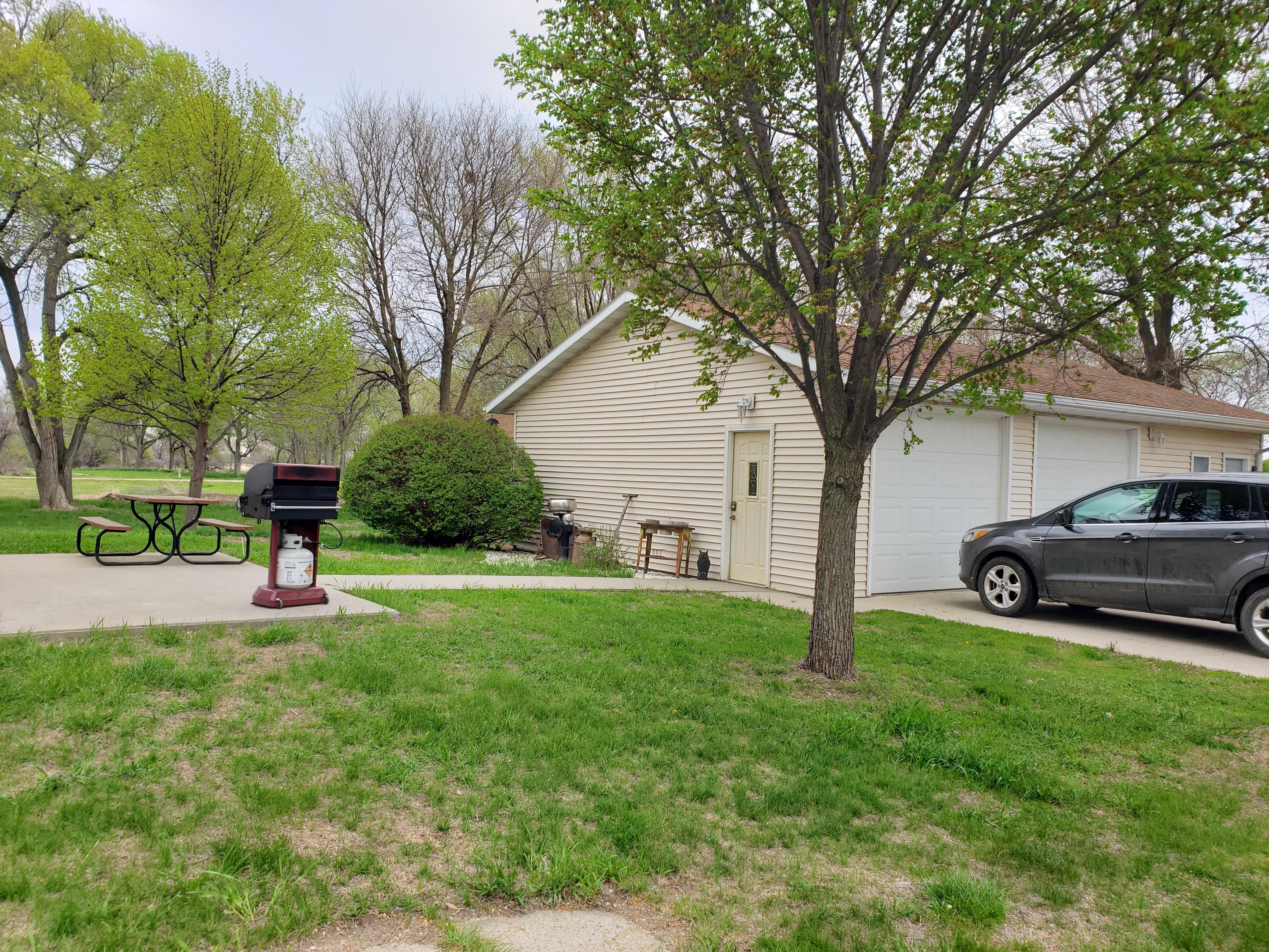 204 S 5th St