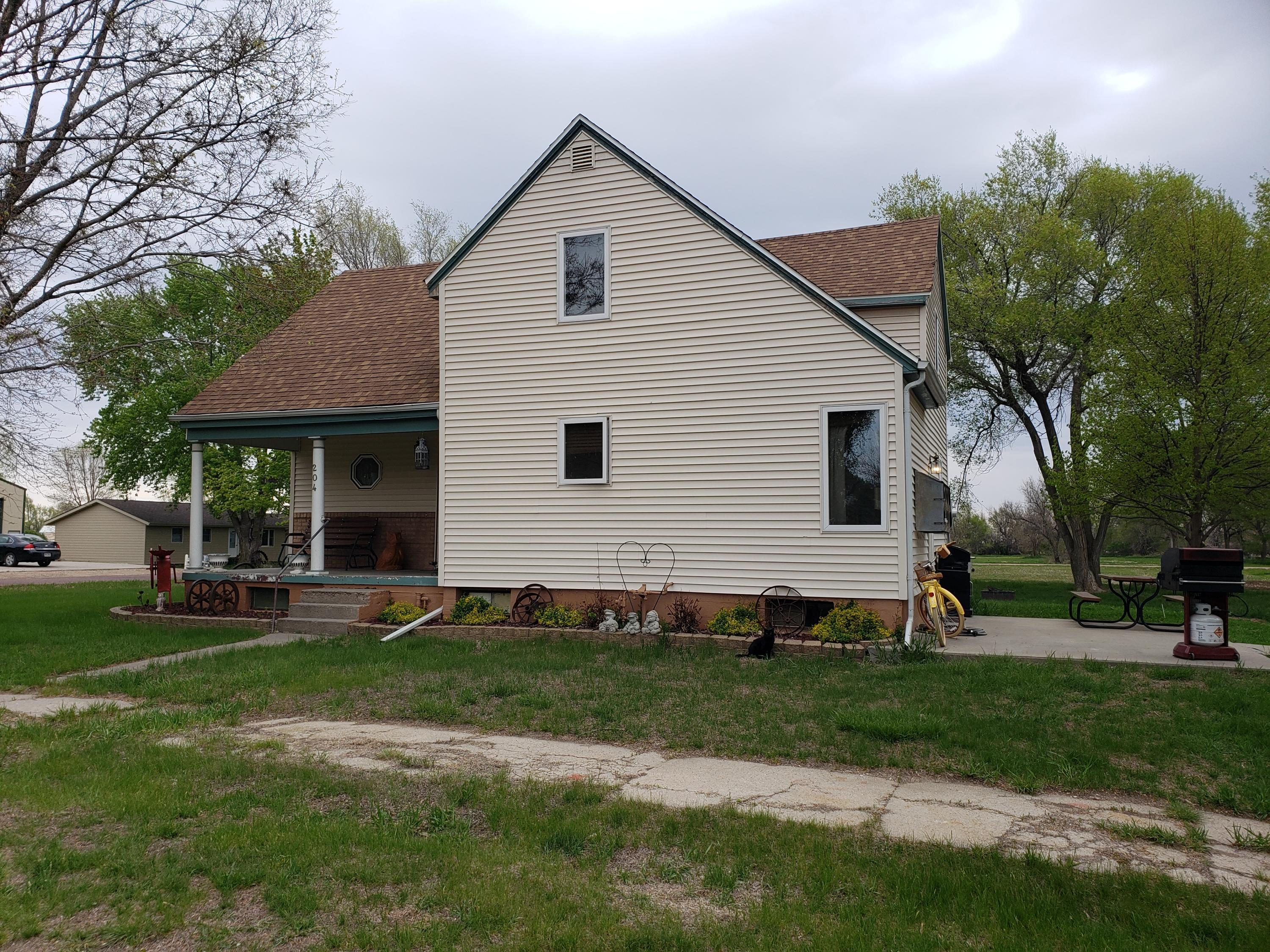 204 S 5th St