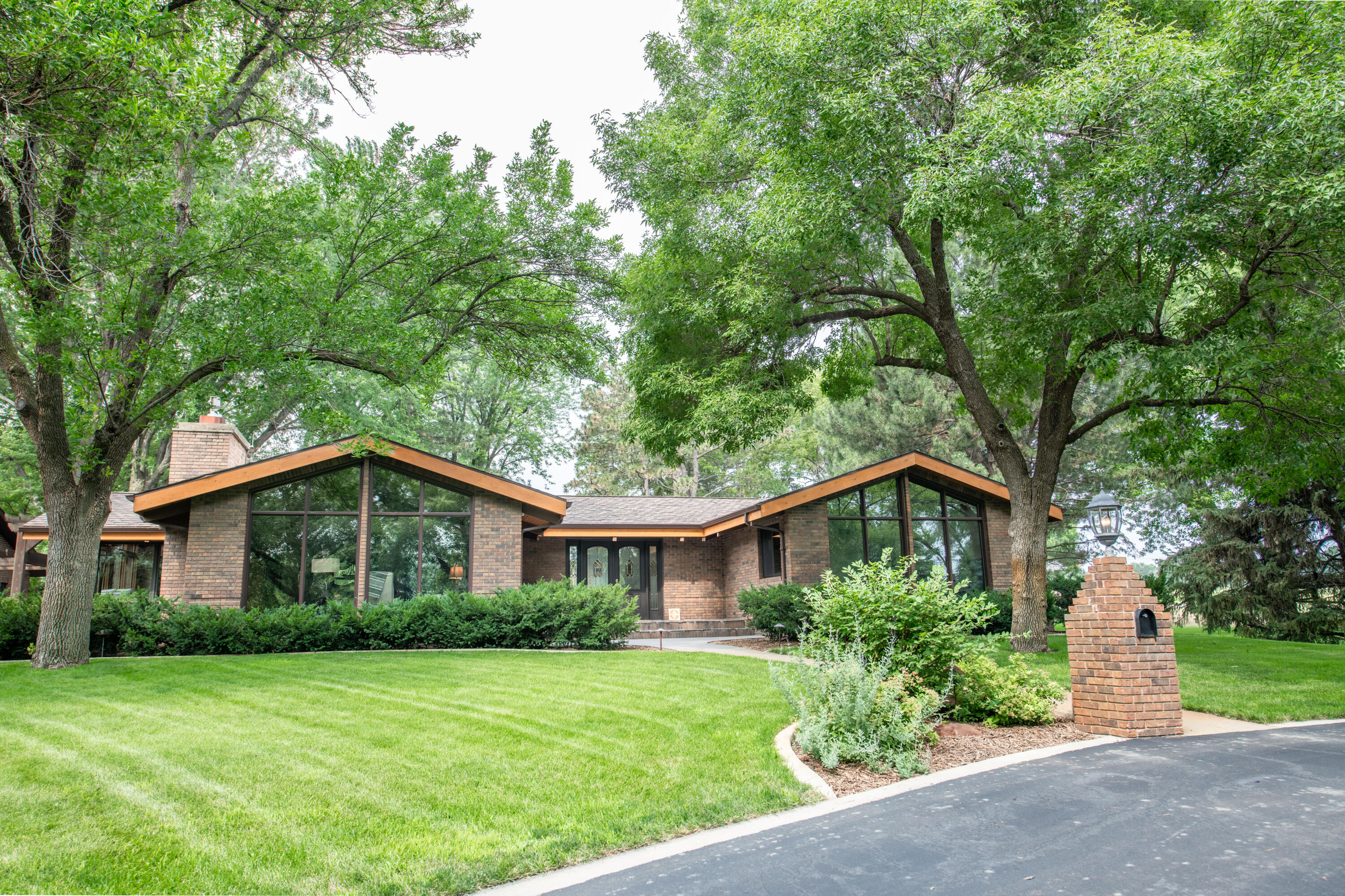 2441 Fairway Cir
