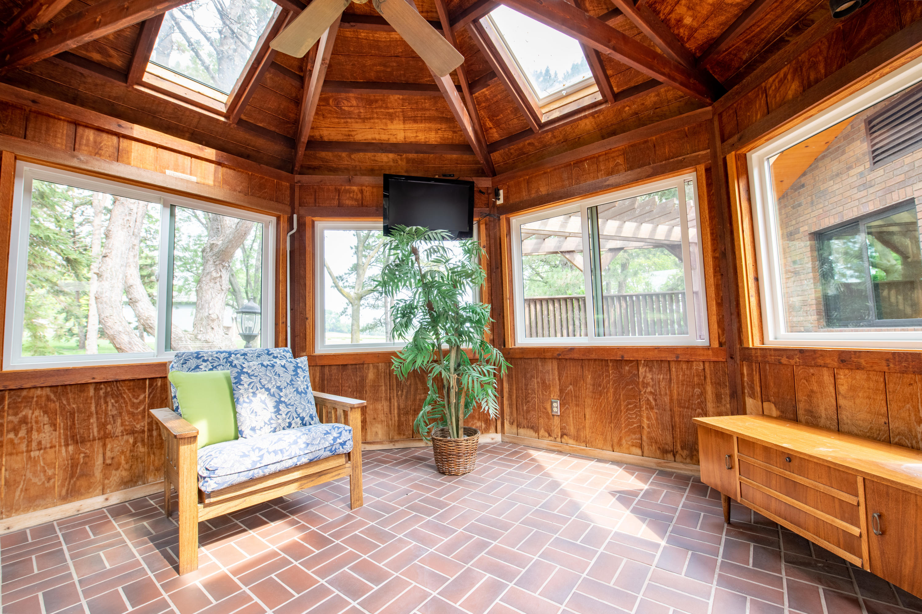 2441 Fairway Cir