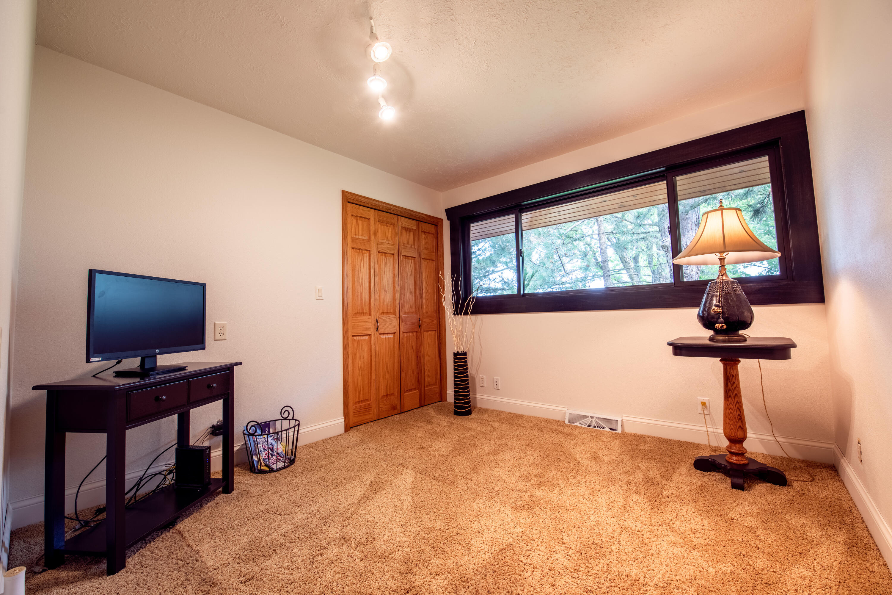 2441 Fairway Cir
