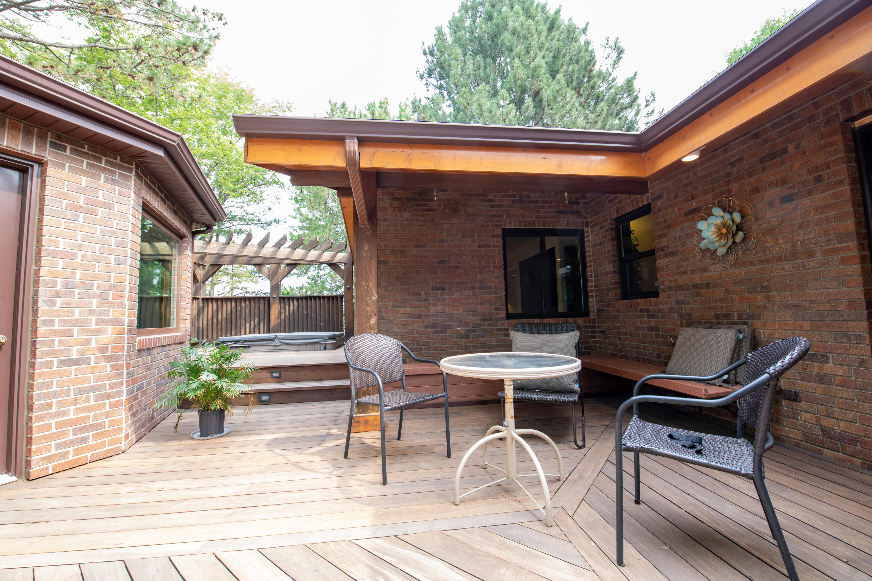2441 Fairway Cir