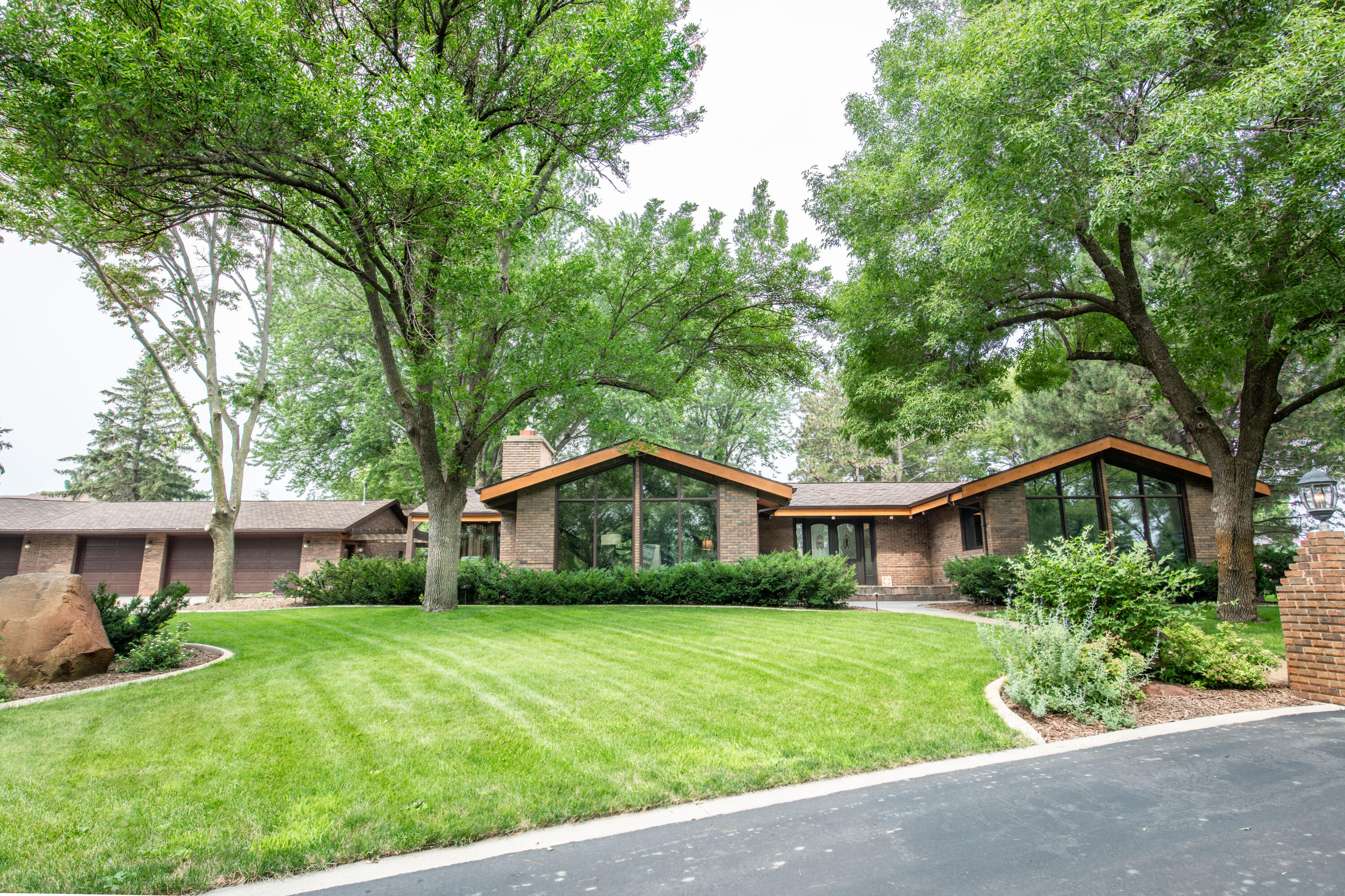 2441 Fairway Cir