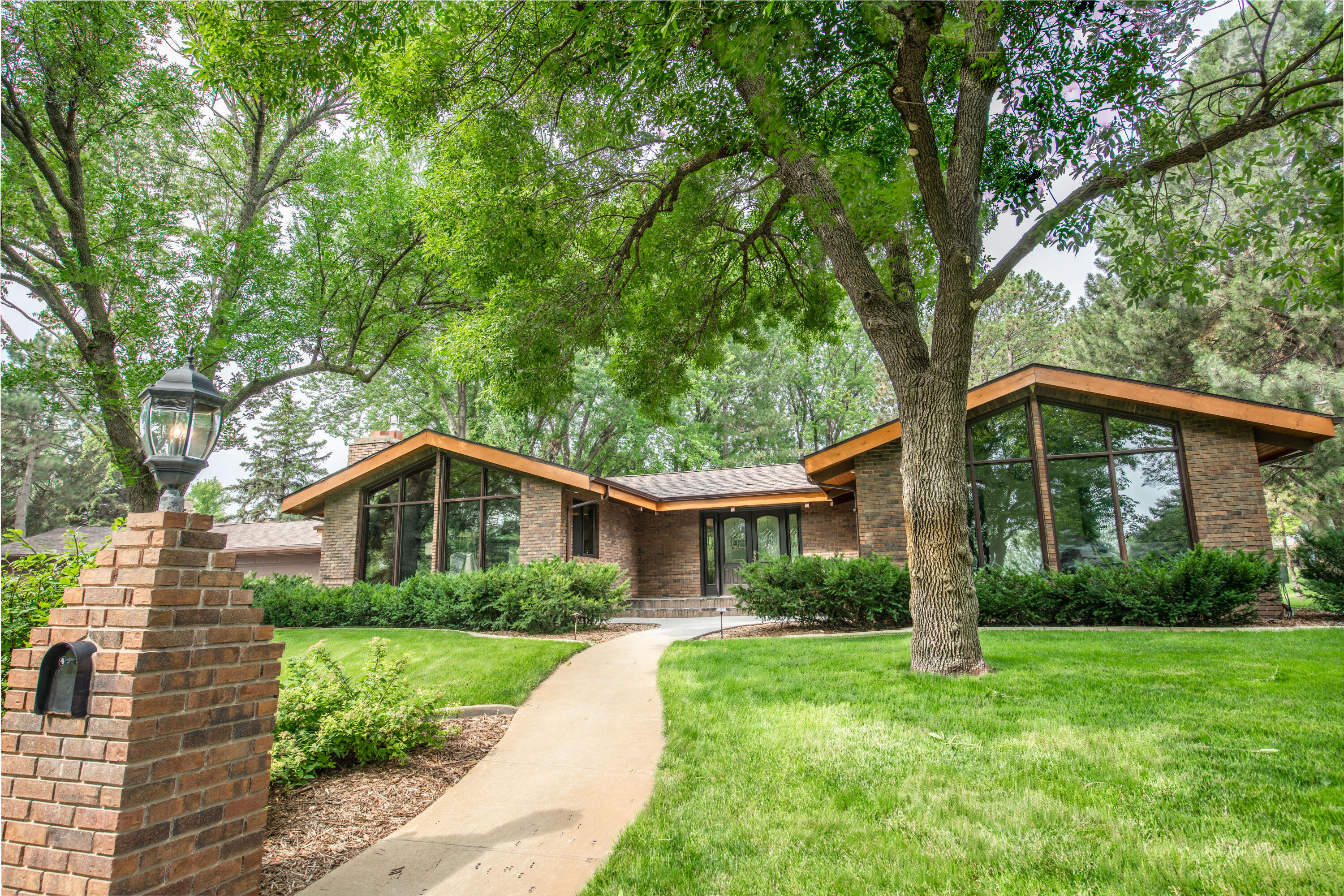 2441 Fairway Cir