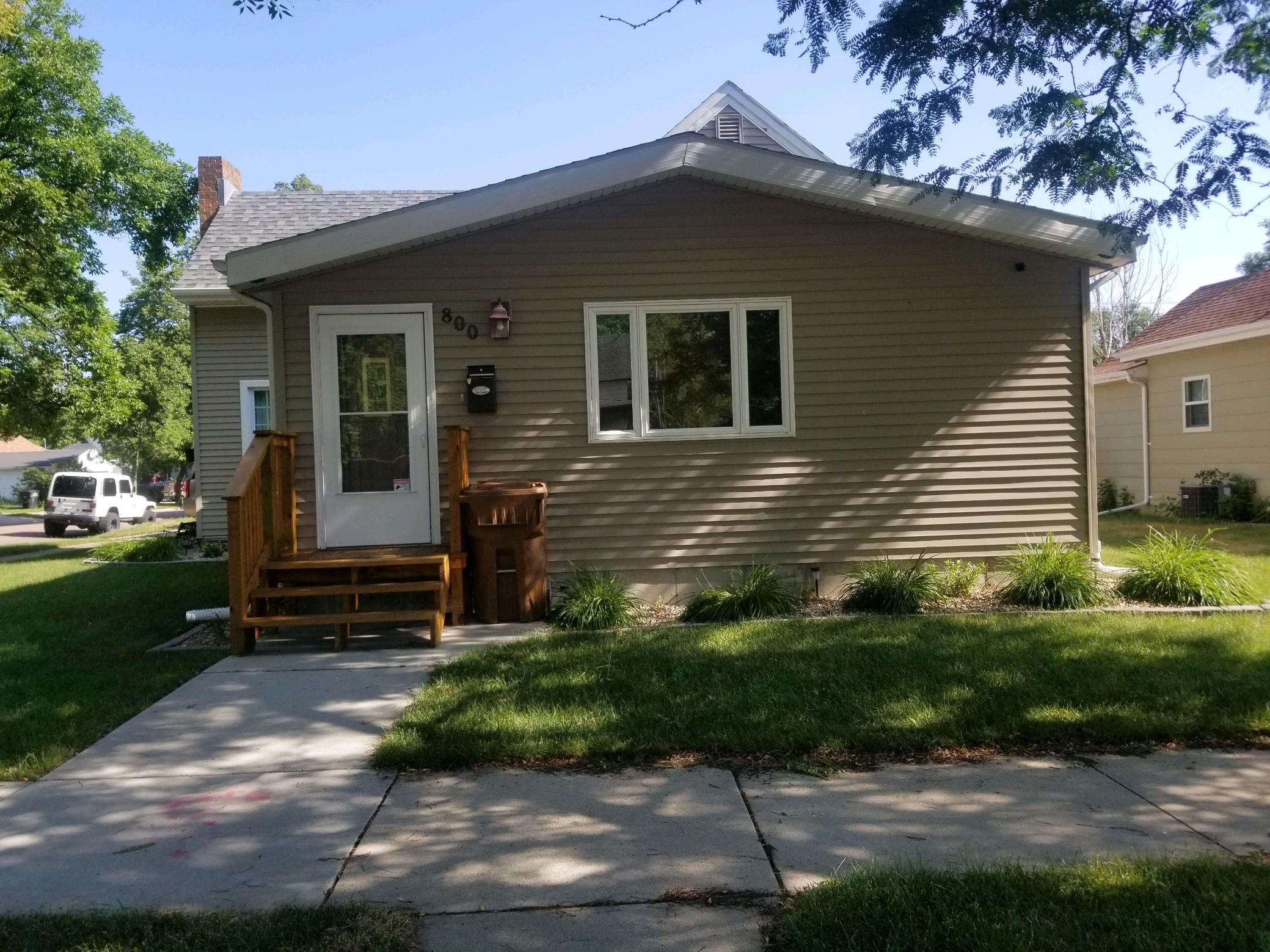 800 E 6th Ave
