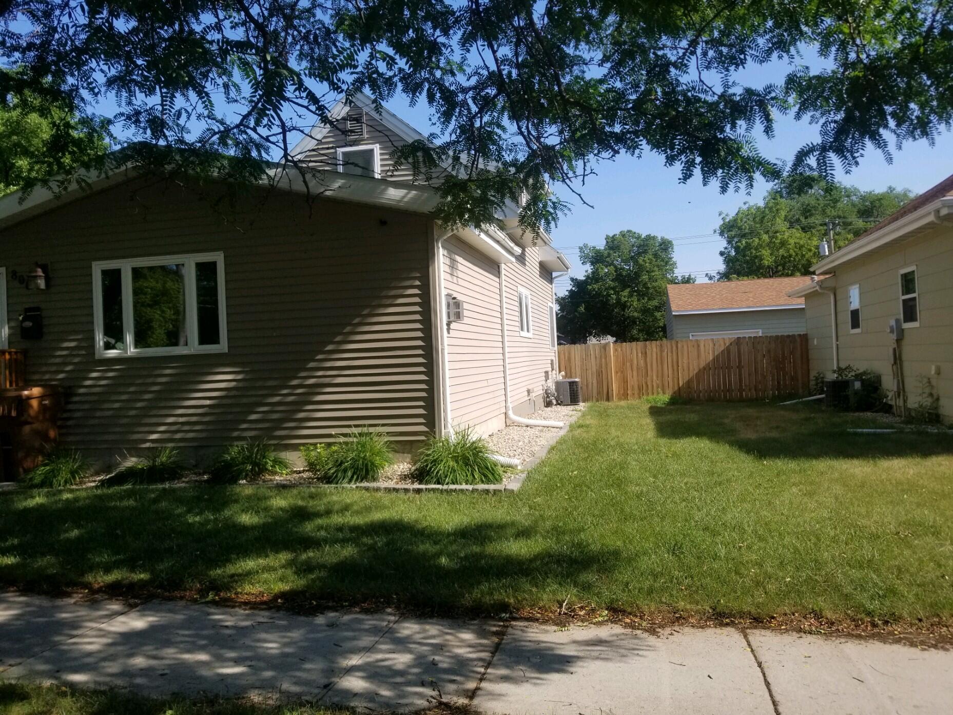 800 E 6th Ave