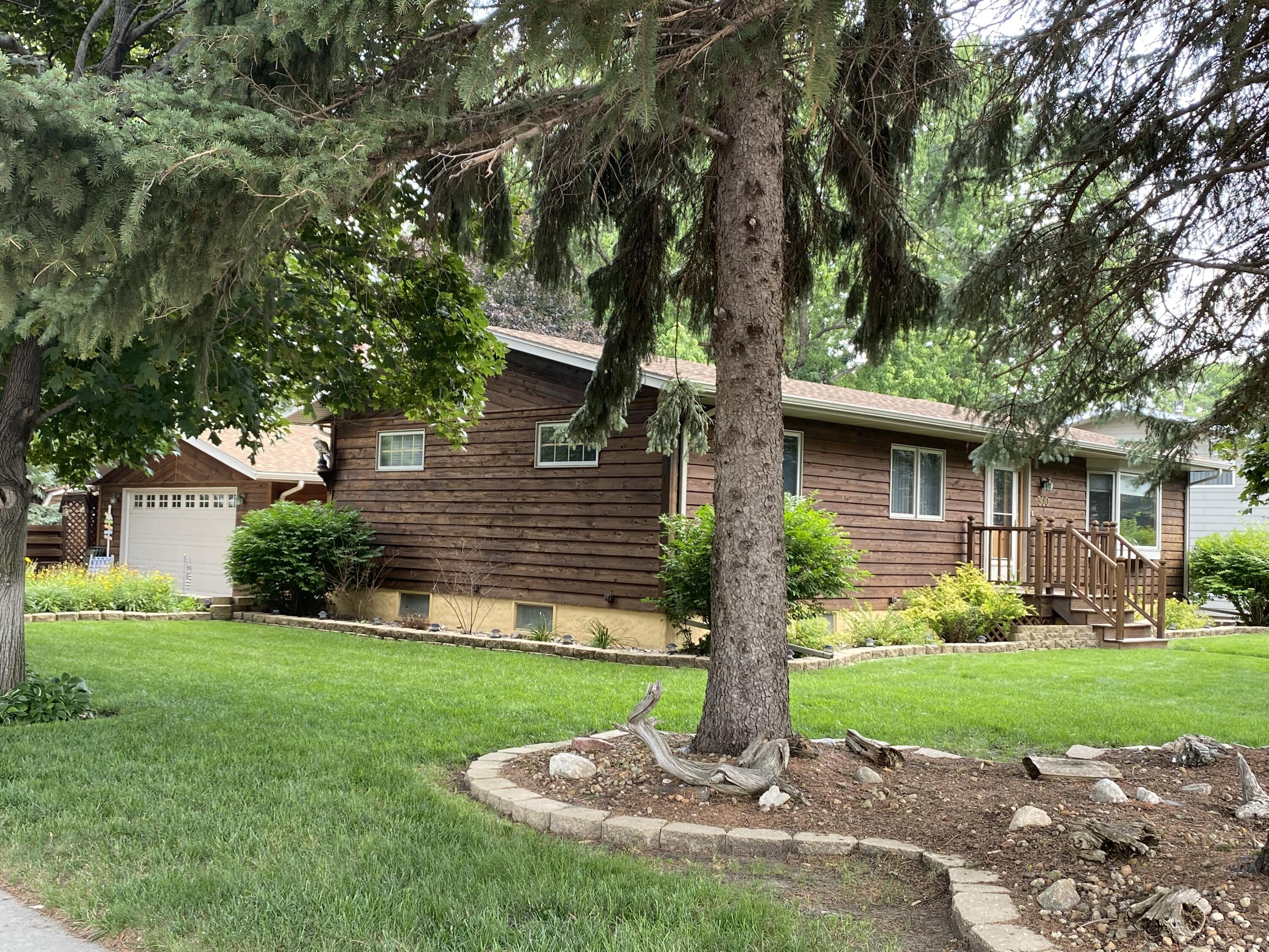 300 E 14th Ave