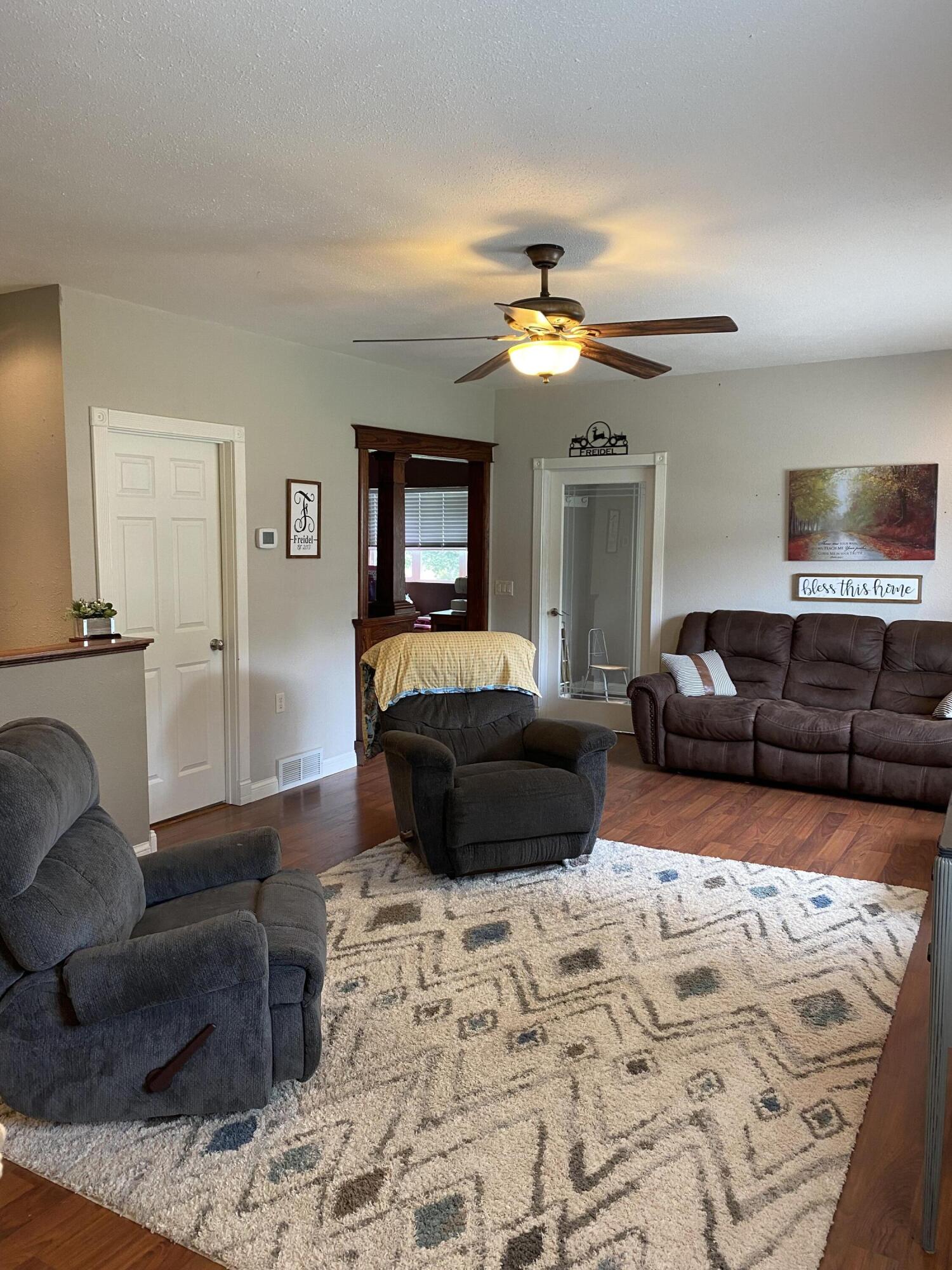 307 S Main St