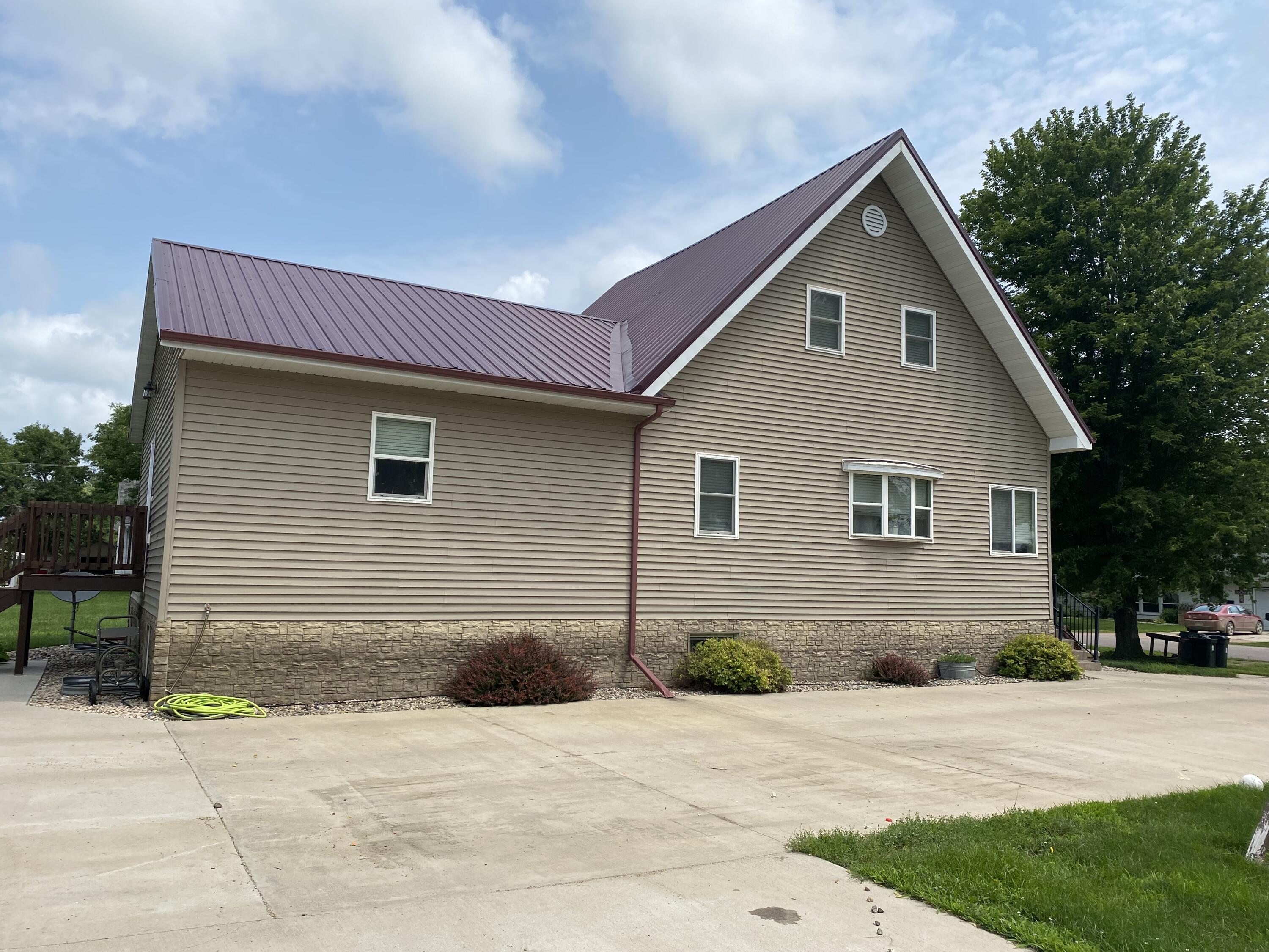 307 S Main St