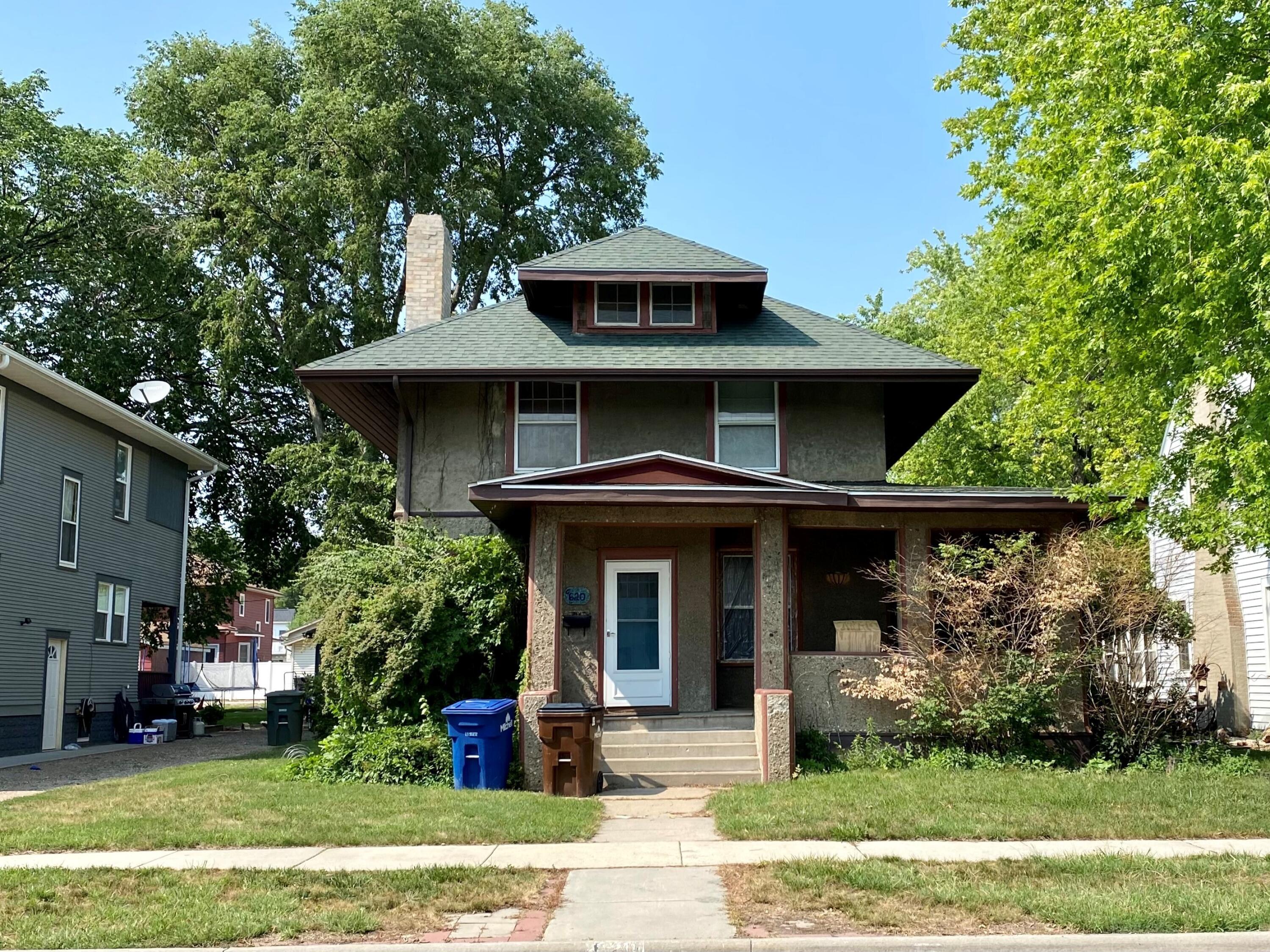 620 E 4th Ave