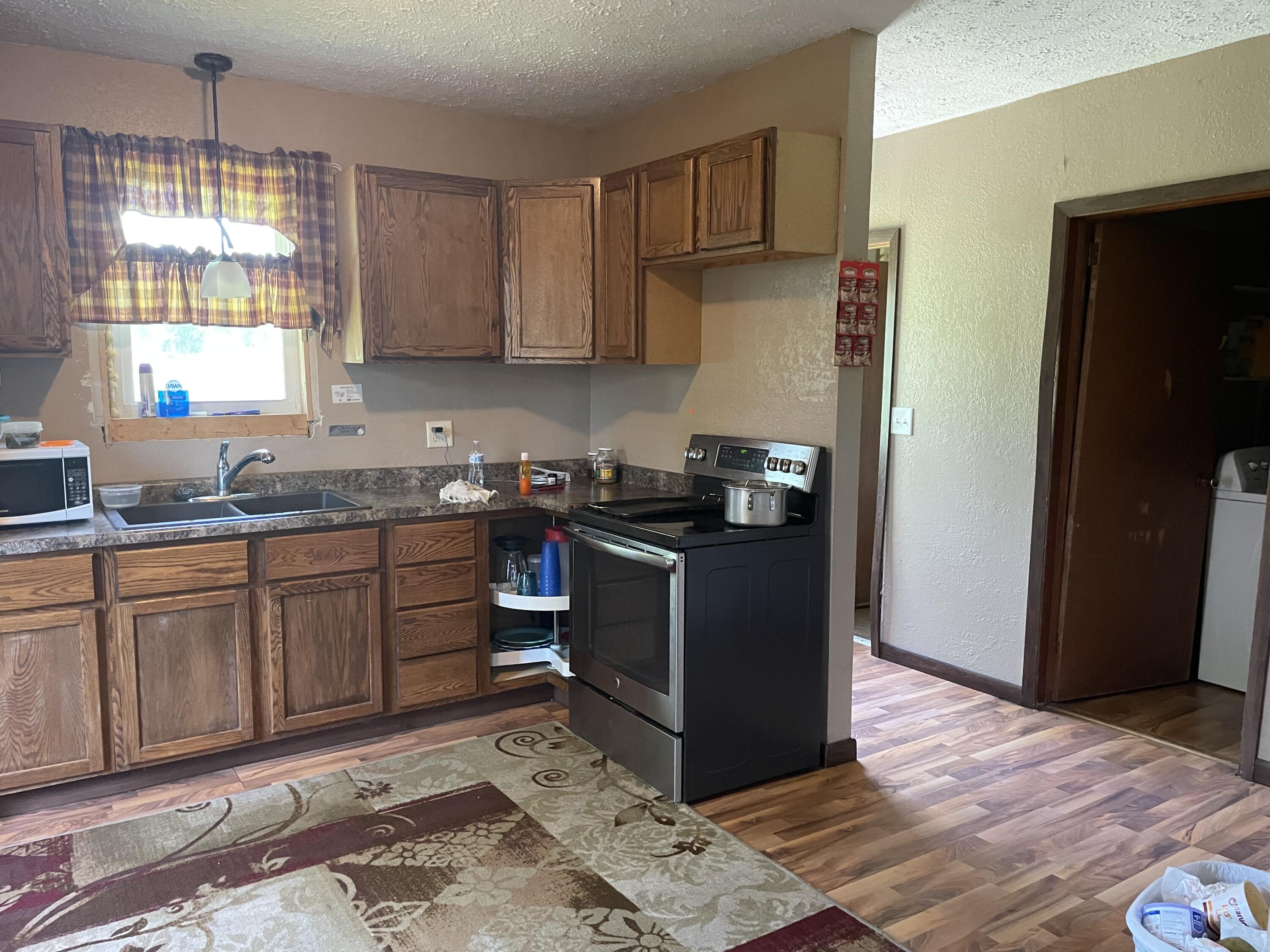 408/410 N Main St