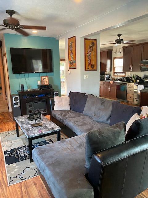 617 W Cedar Ave