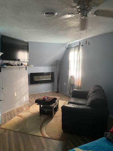 617 W Cedar Ave