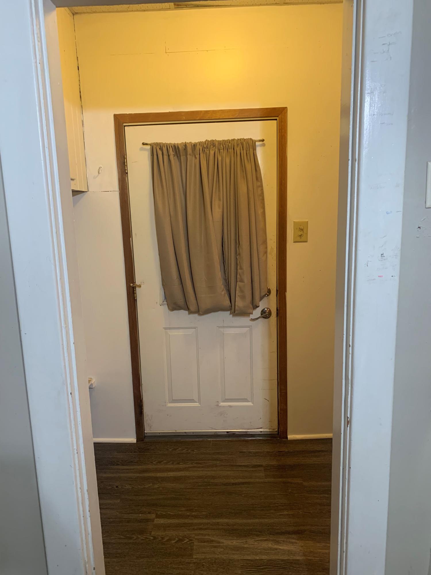 207 N Main St