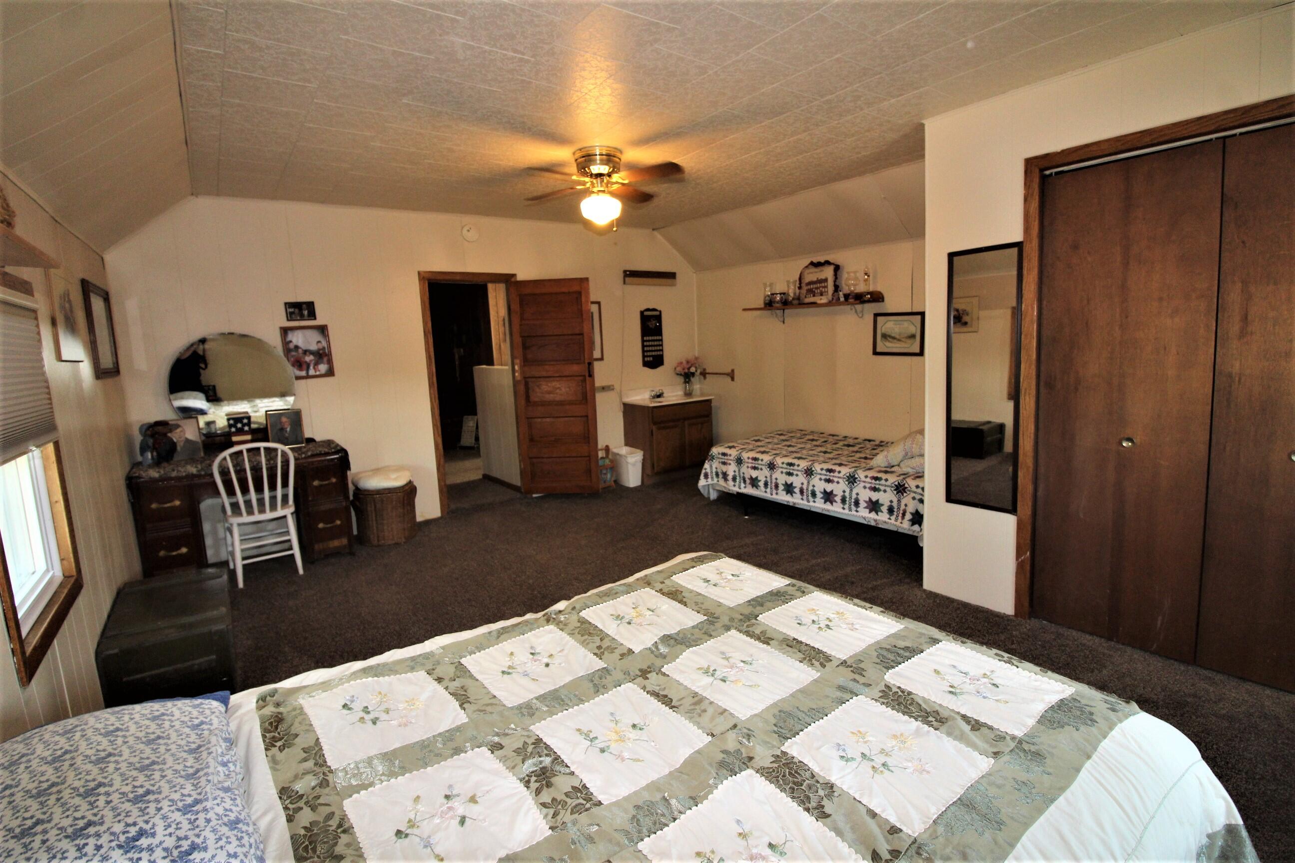 805 Oak Ave