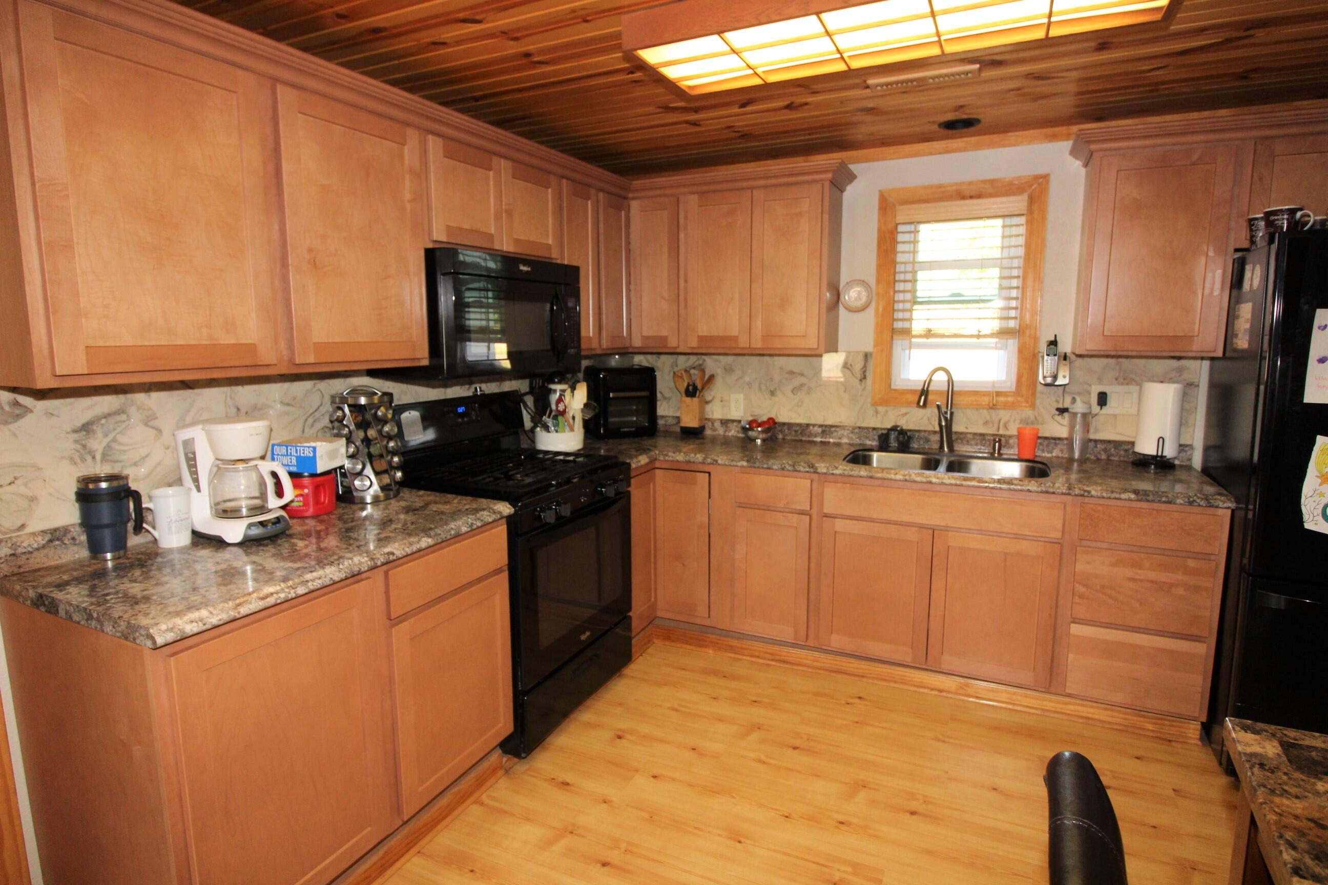 805 Oak Ave