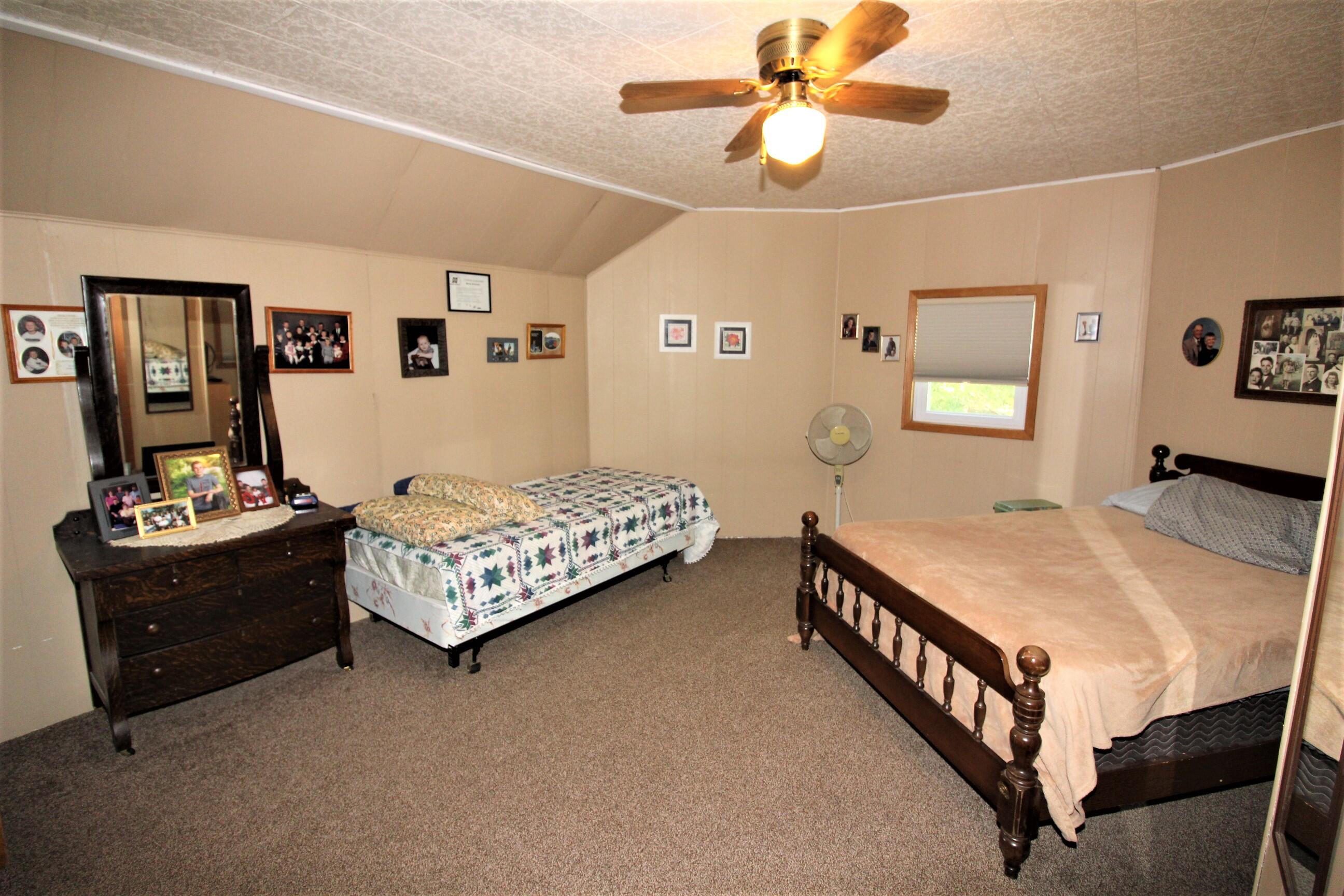 805 Oak Ave