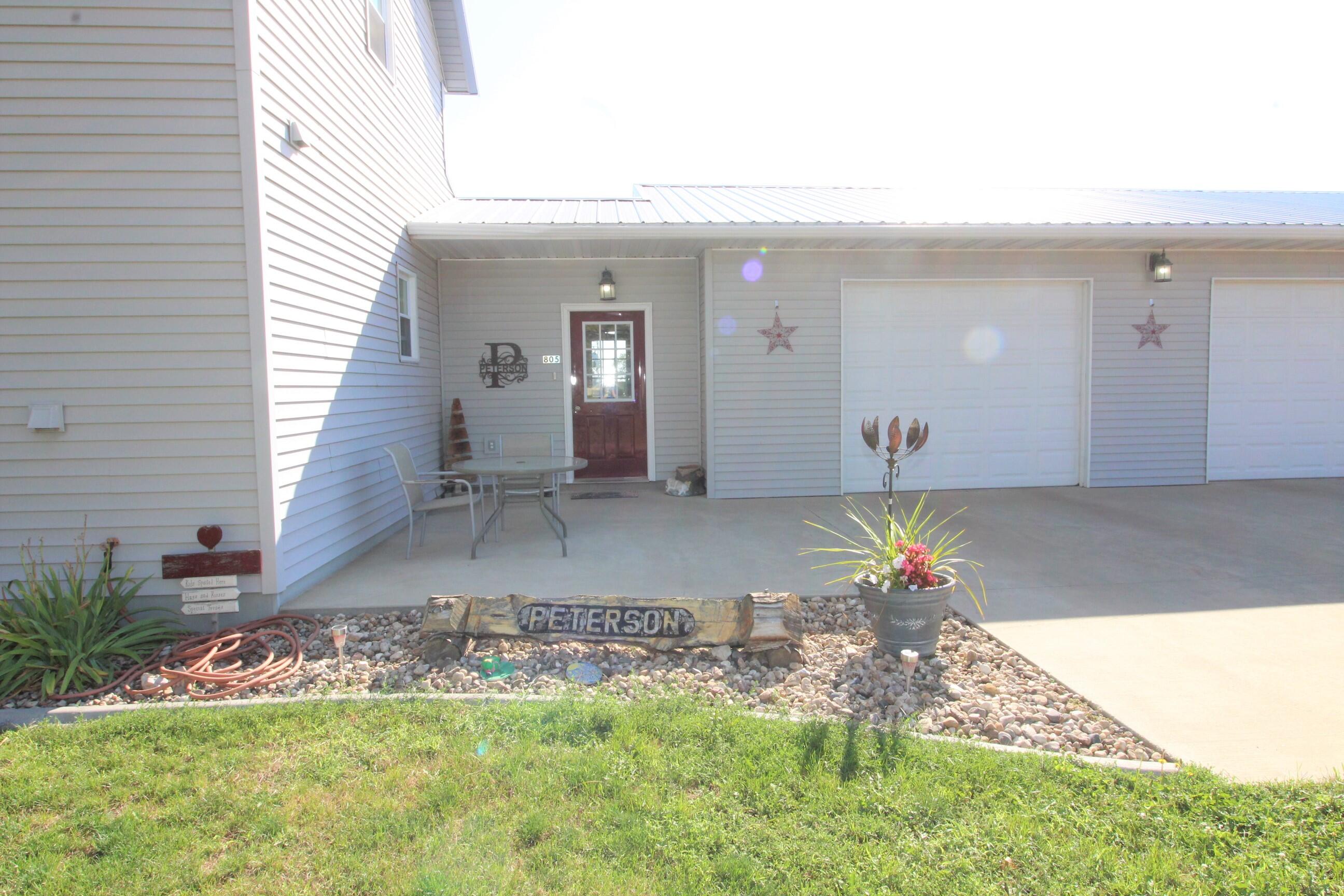 805 Oak Ave
