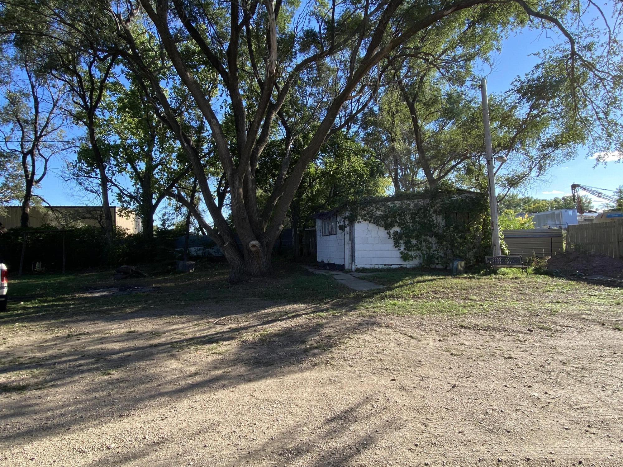 1421 E Havens Ave