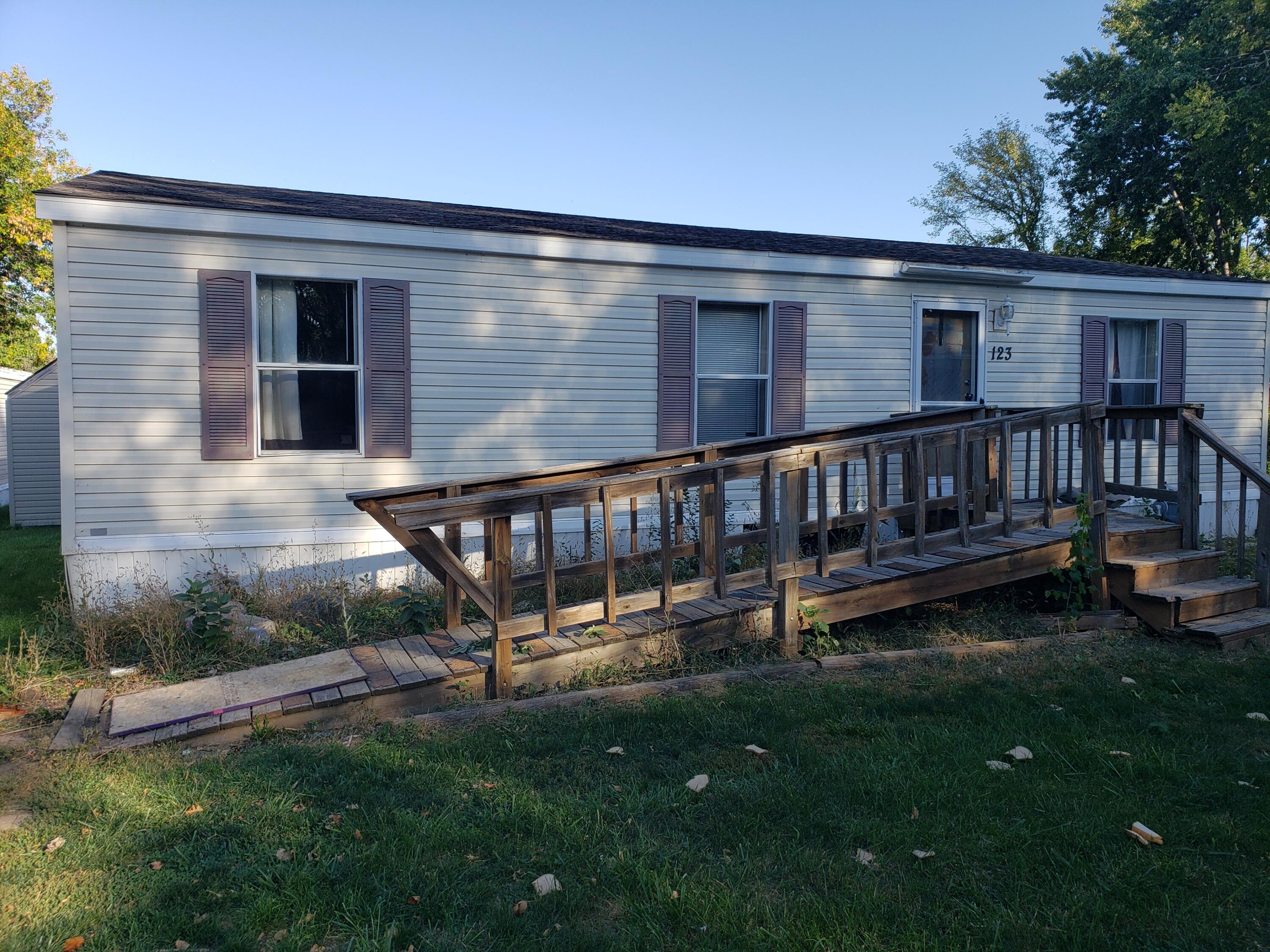 1401 S Main- Lot 123 St