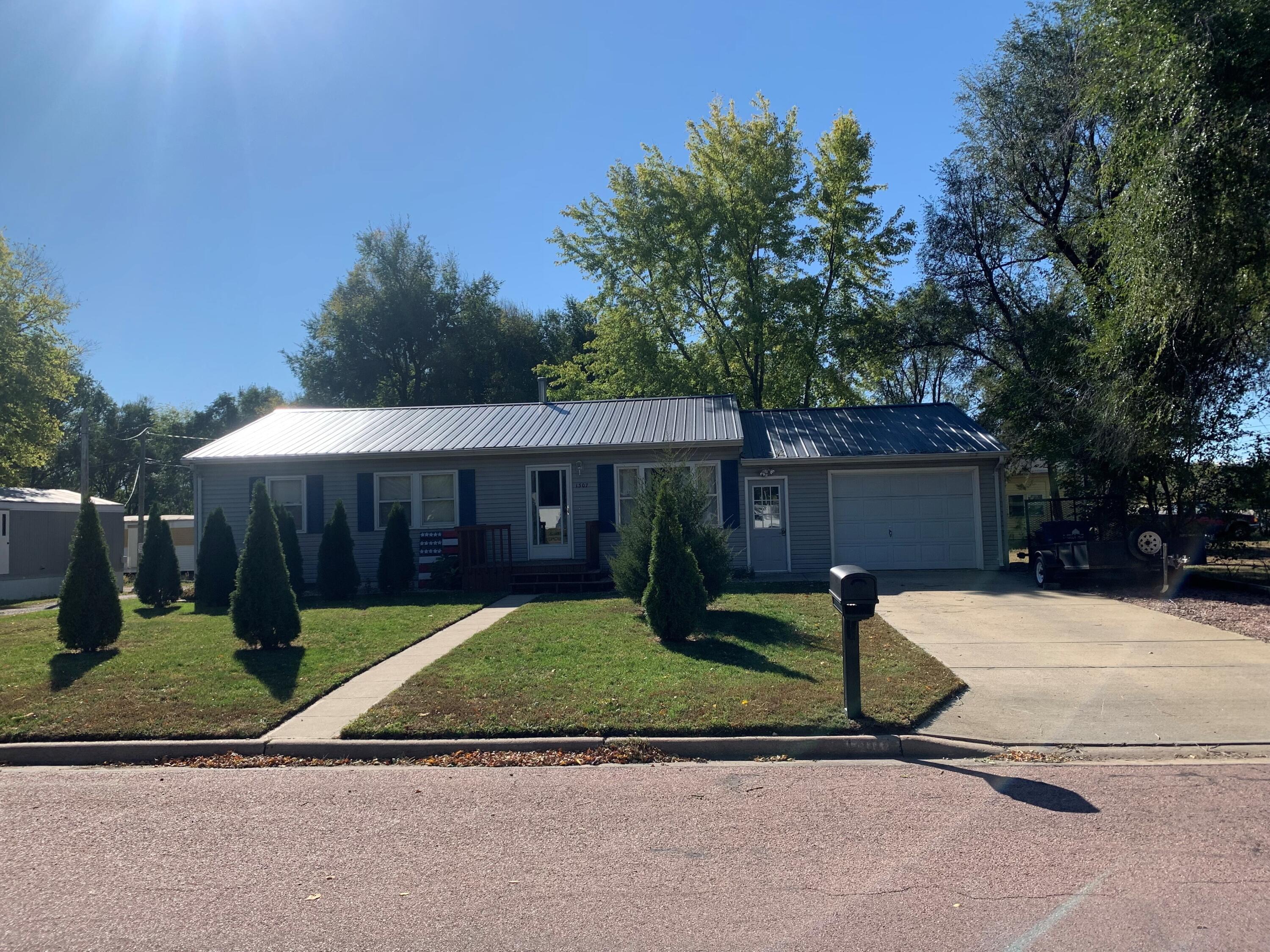 1307 E Birch Ave