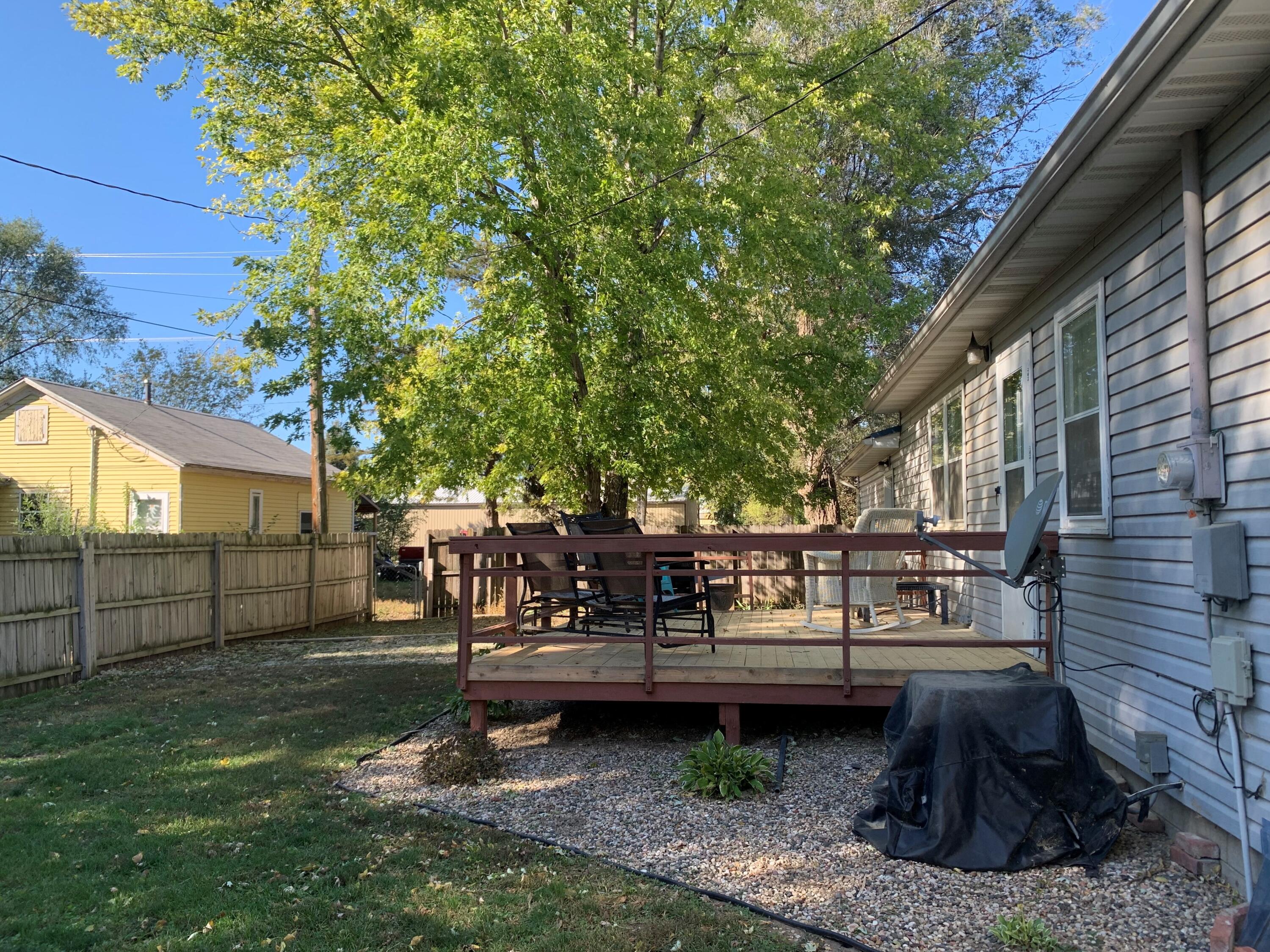 1307 E Birch Ave